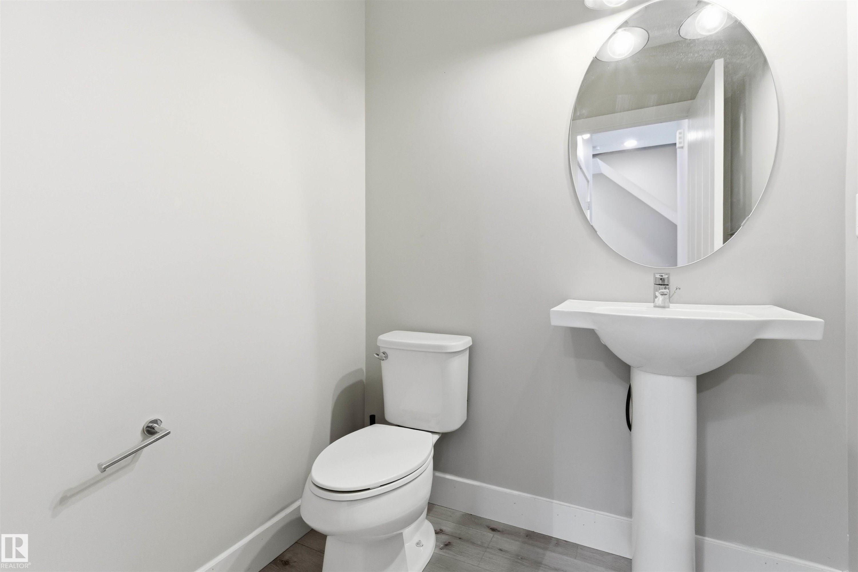 99 804 Welsh Drive, Edmonton, AB - Indoor Photo Showing Bathroom