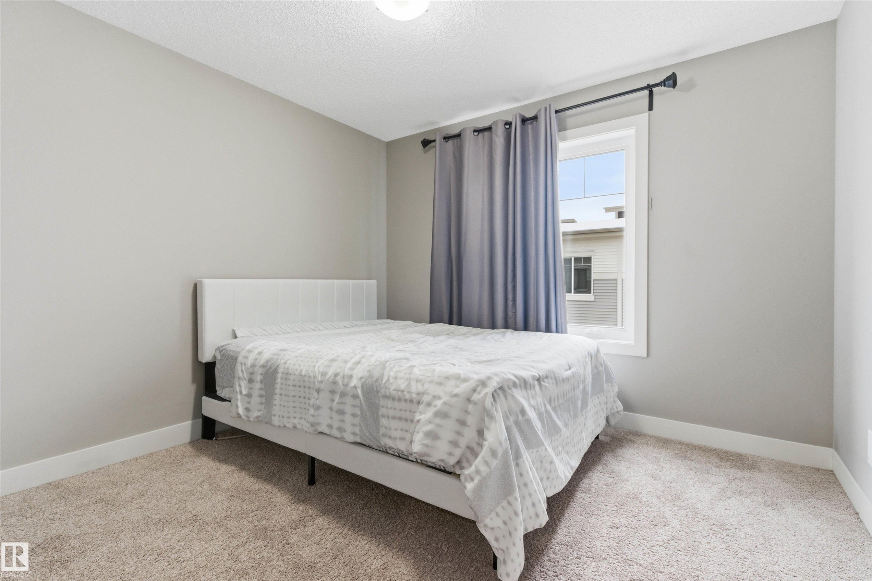 99 804 Welsh Drive, Edmonton, AB - Indoor Photo Showing Bedroom