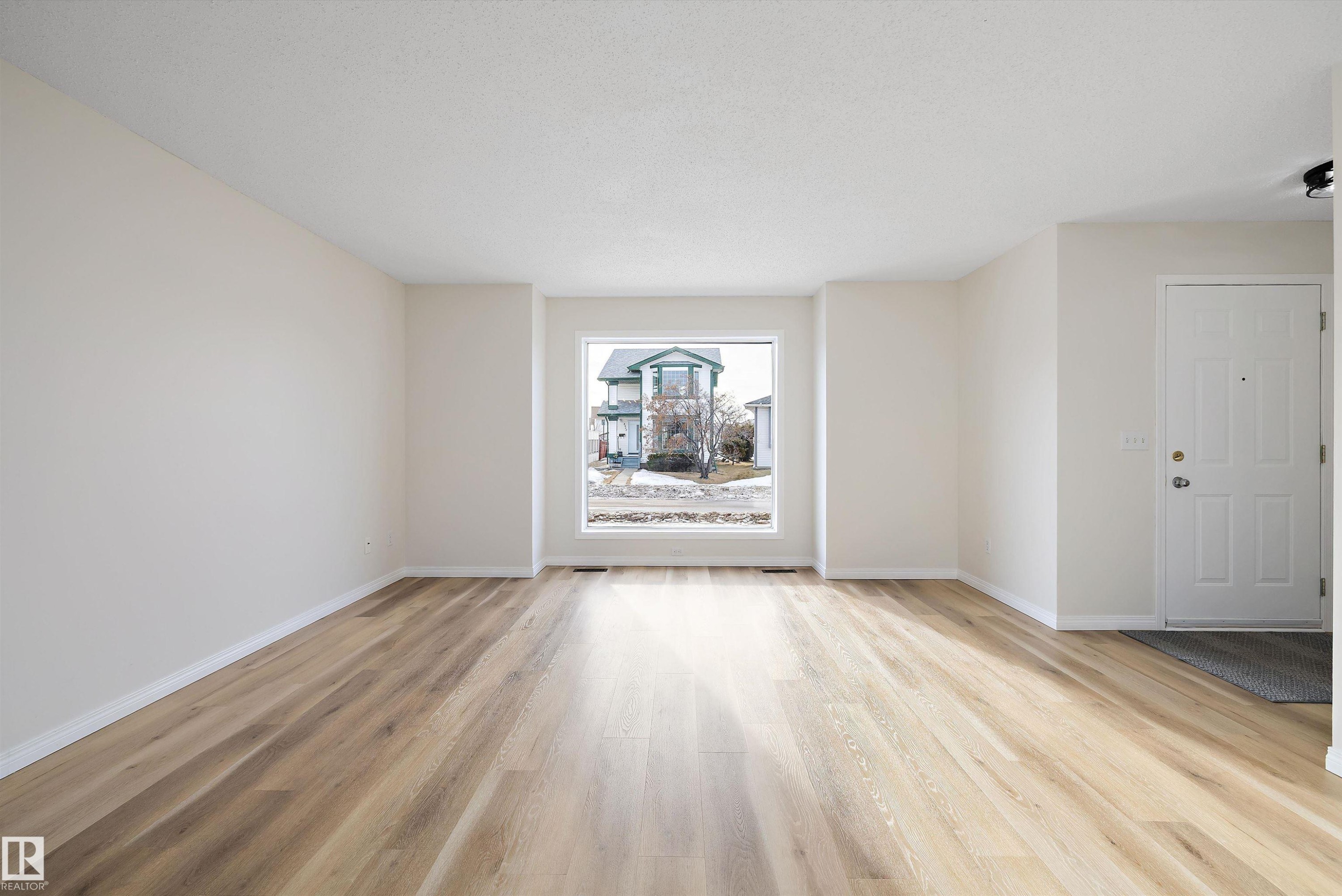 5914 162A Avenue, Edmonton, AB - Indoor Photo Showing Other Room