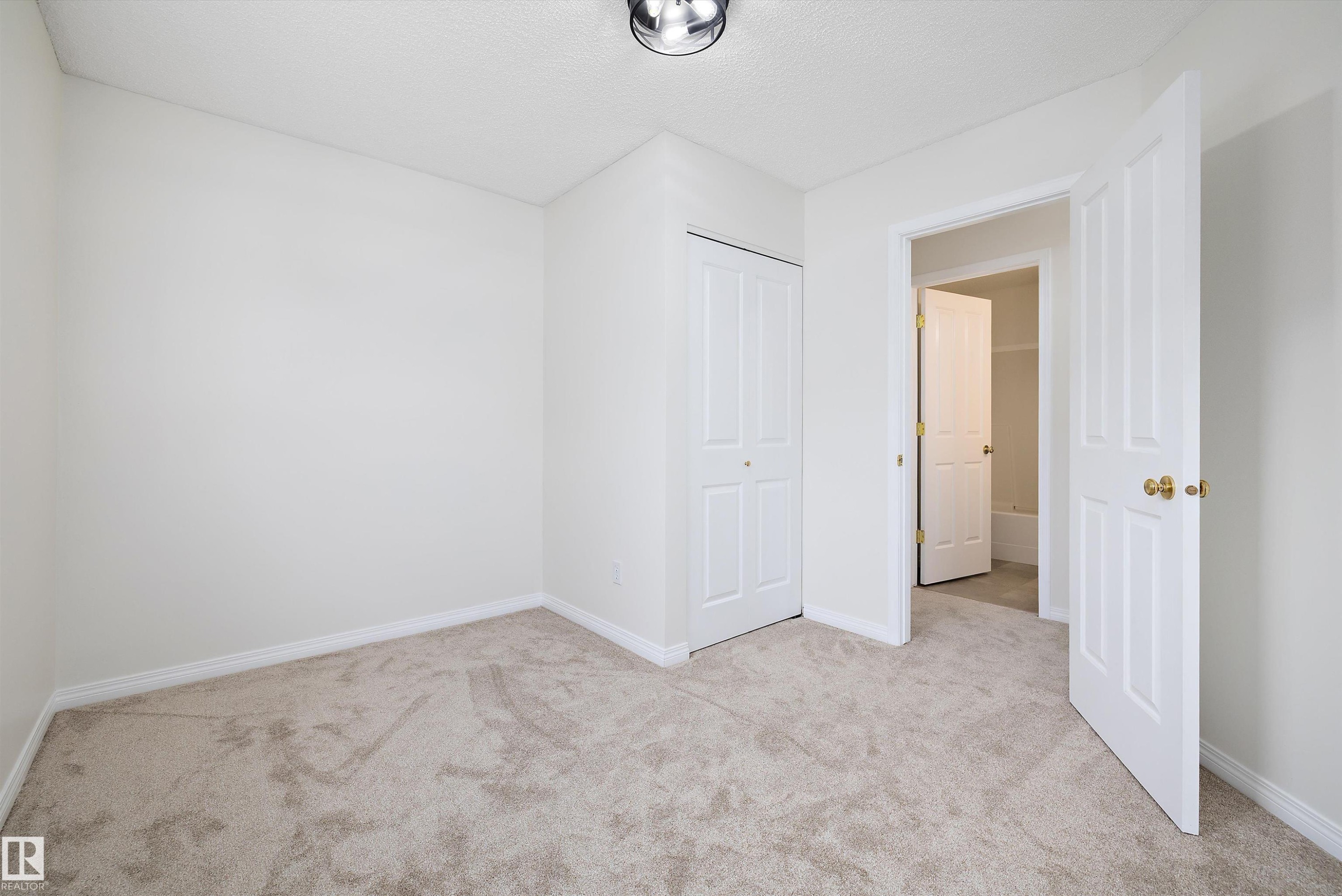5914 162A Avenue, Edmonton, AB - Indoor Photo Showing Other Room