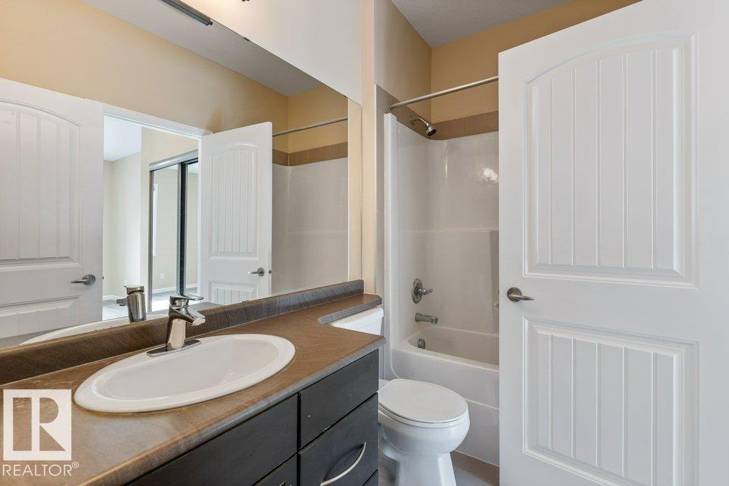 206 6083 Maynard Way, Edmonton, AB - Indoor Photo Showing Bathroom