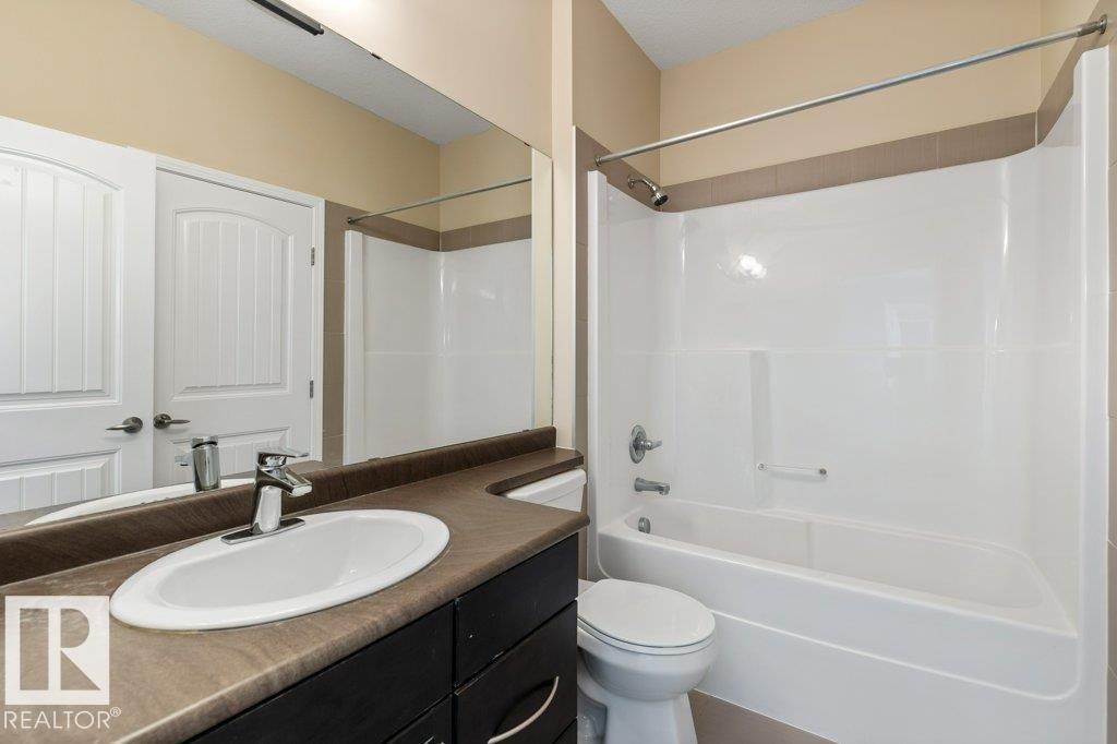 206 6083 Maynard Way, Edmonton, AB - Indoor Photo Showing Bathroom