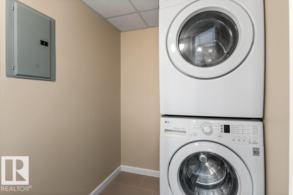 206 6083 Maynard Way, Edmonton, AB - Indoor Photo Showing Laundry Room