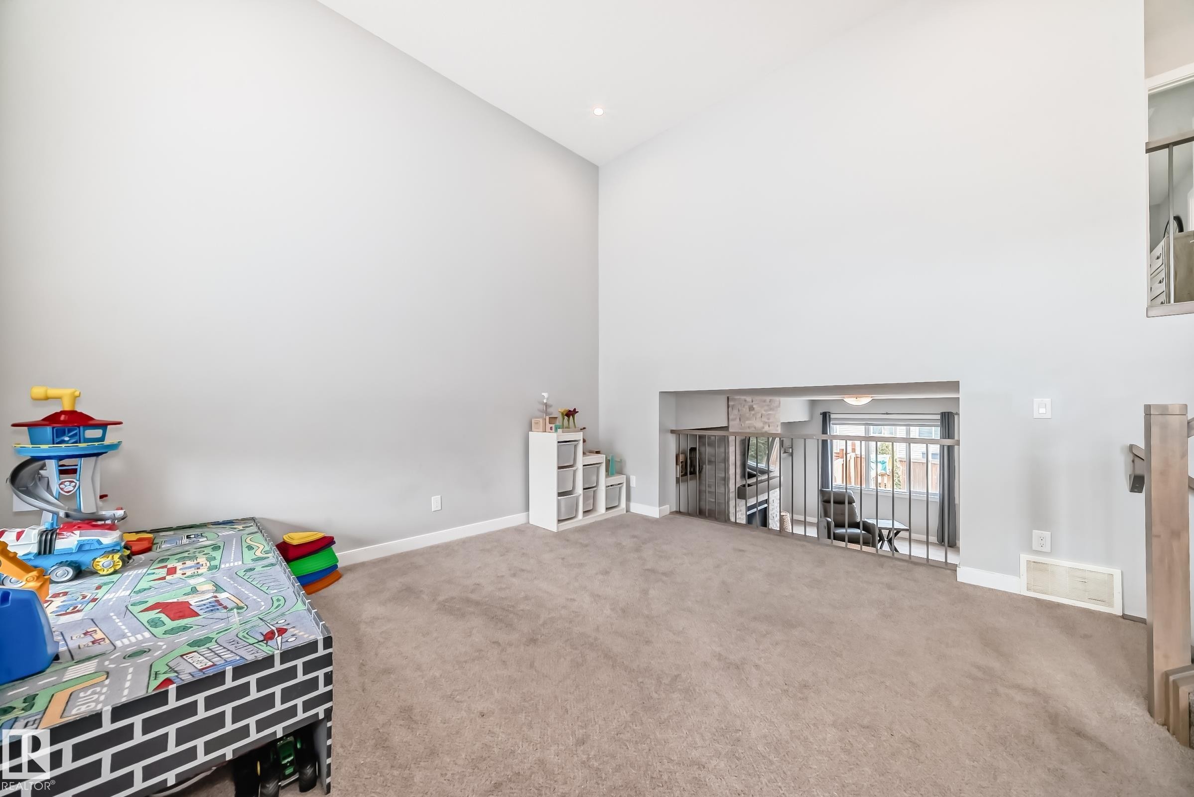 2011 201 Street, Edmonton, AB - Indoor