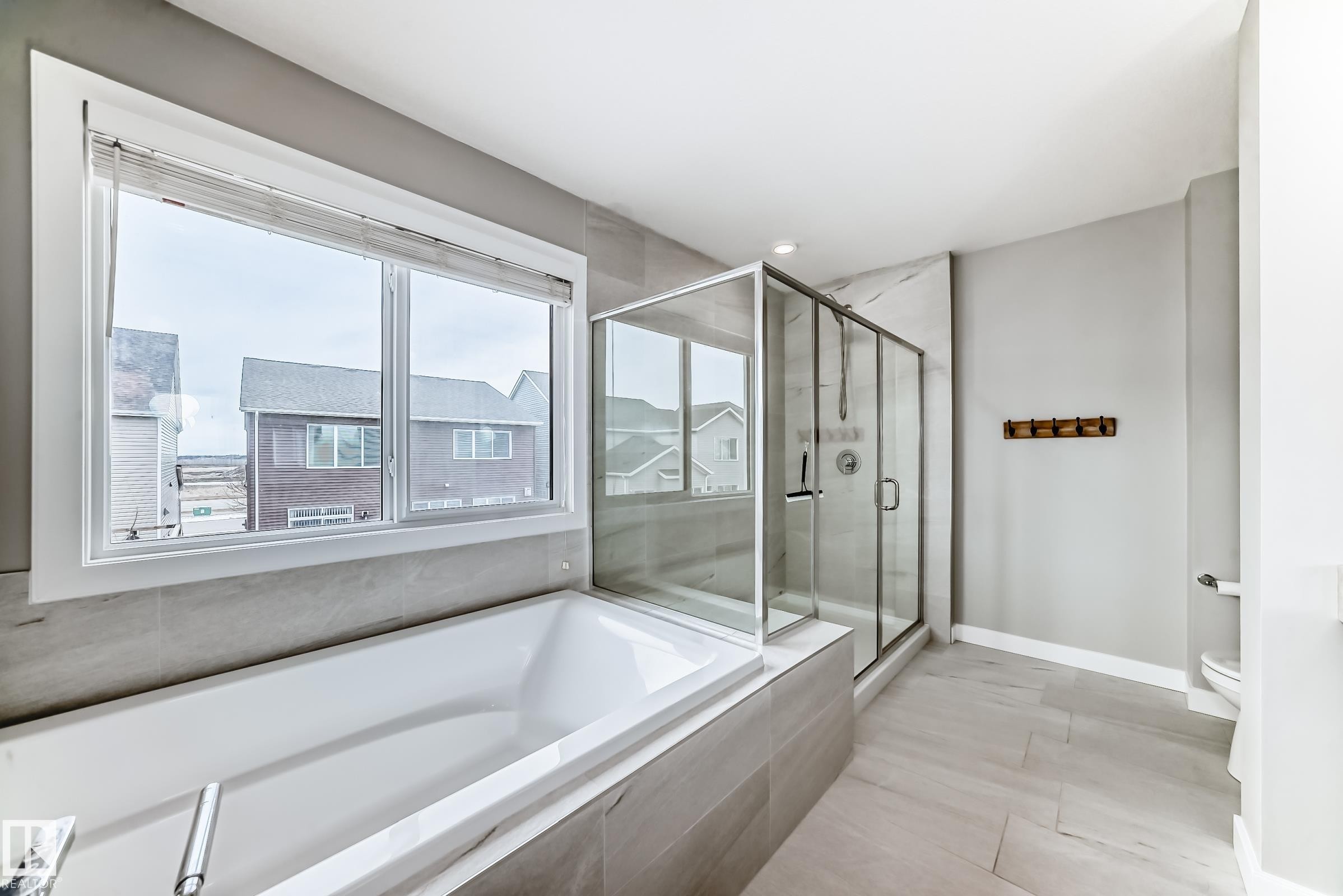 2011 201 Street, Edmonton, AB - Indoor