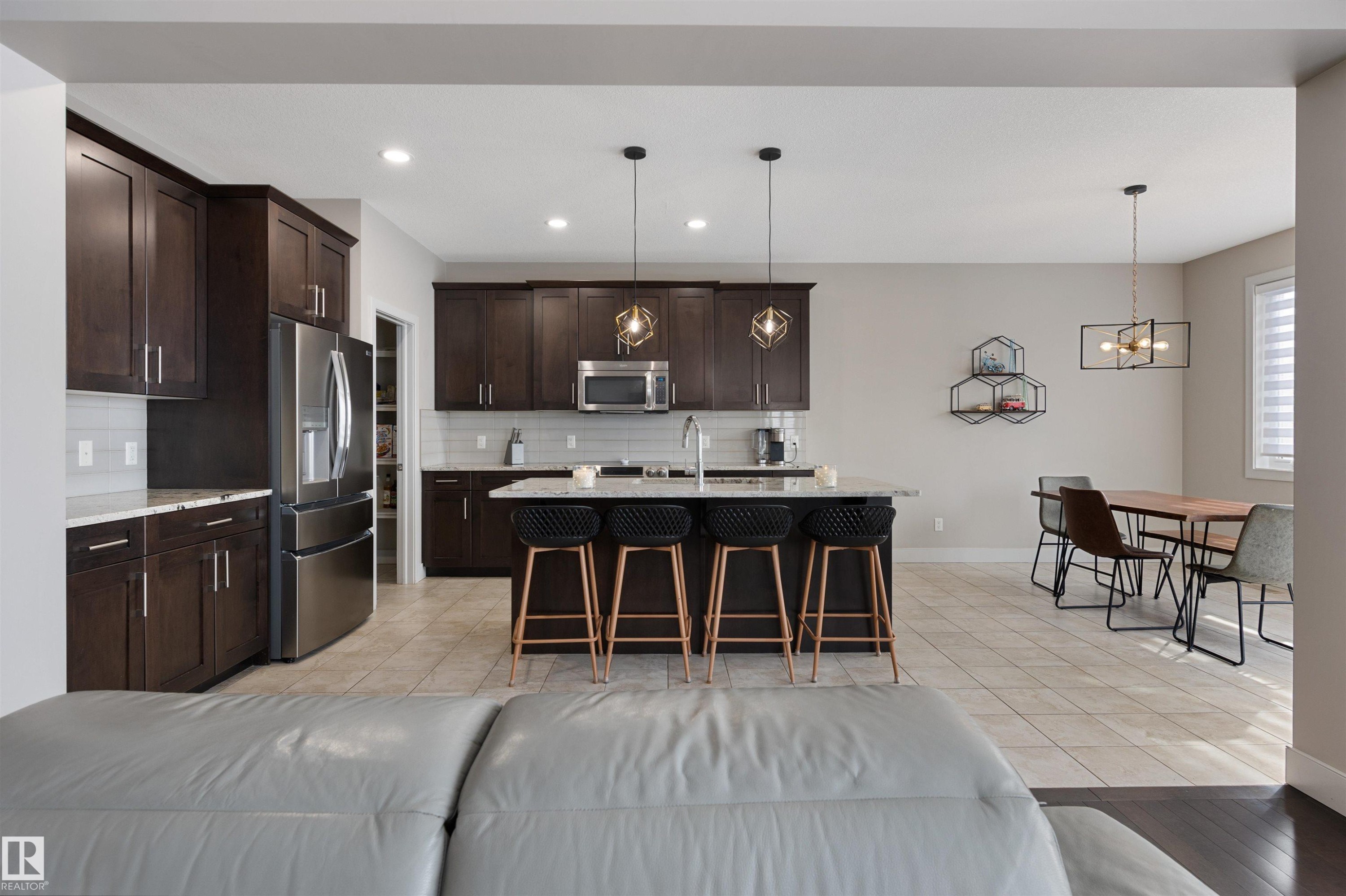 34 Nault Crescent, St. Albert, AB - Indoor Photo Showing Kitchen With Stainless Steel Kitchen With Upgraded Kitchen