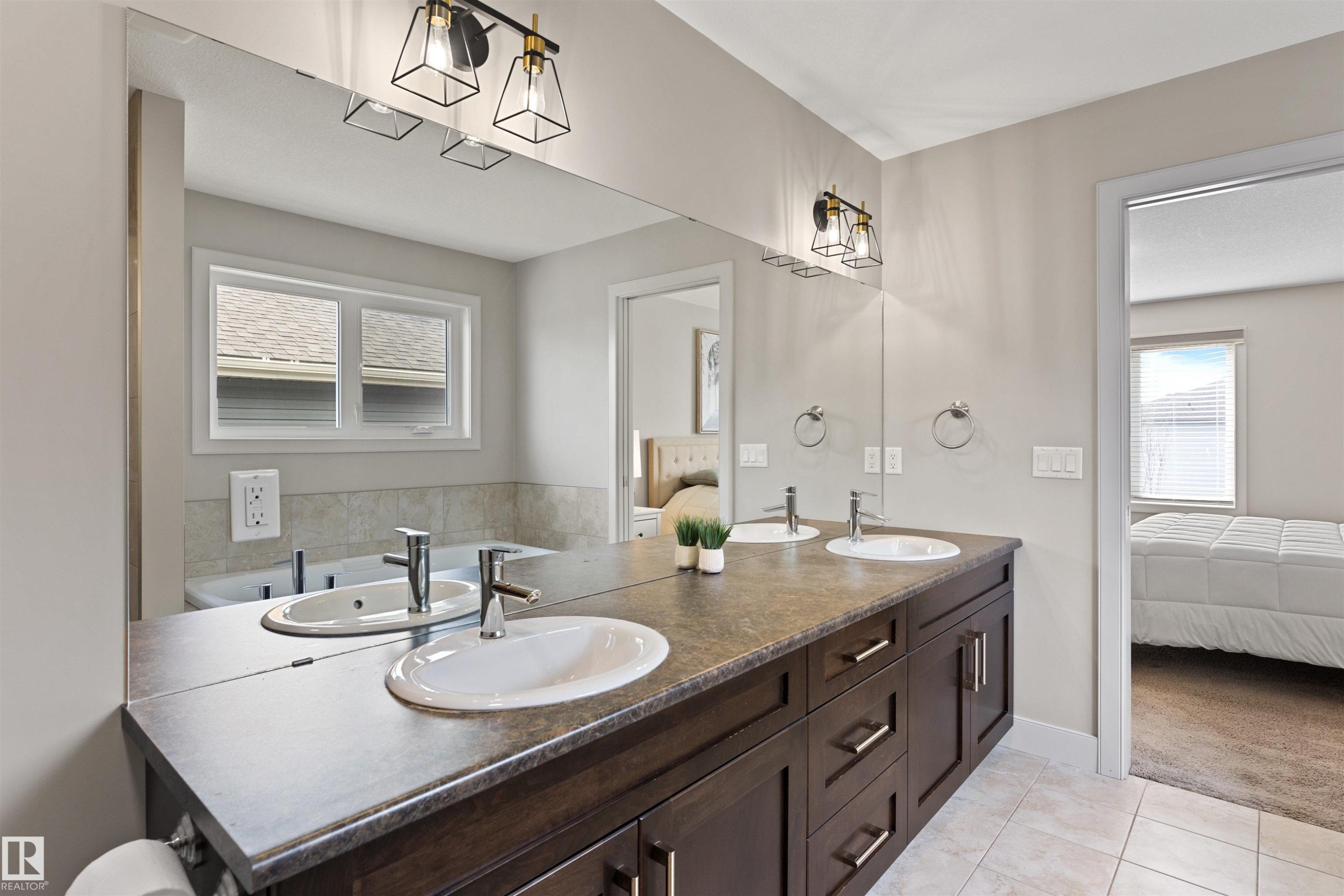 34 Nault Crescent, St. Albert, AB - Indoor Photo Showing Bathroom