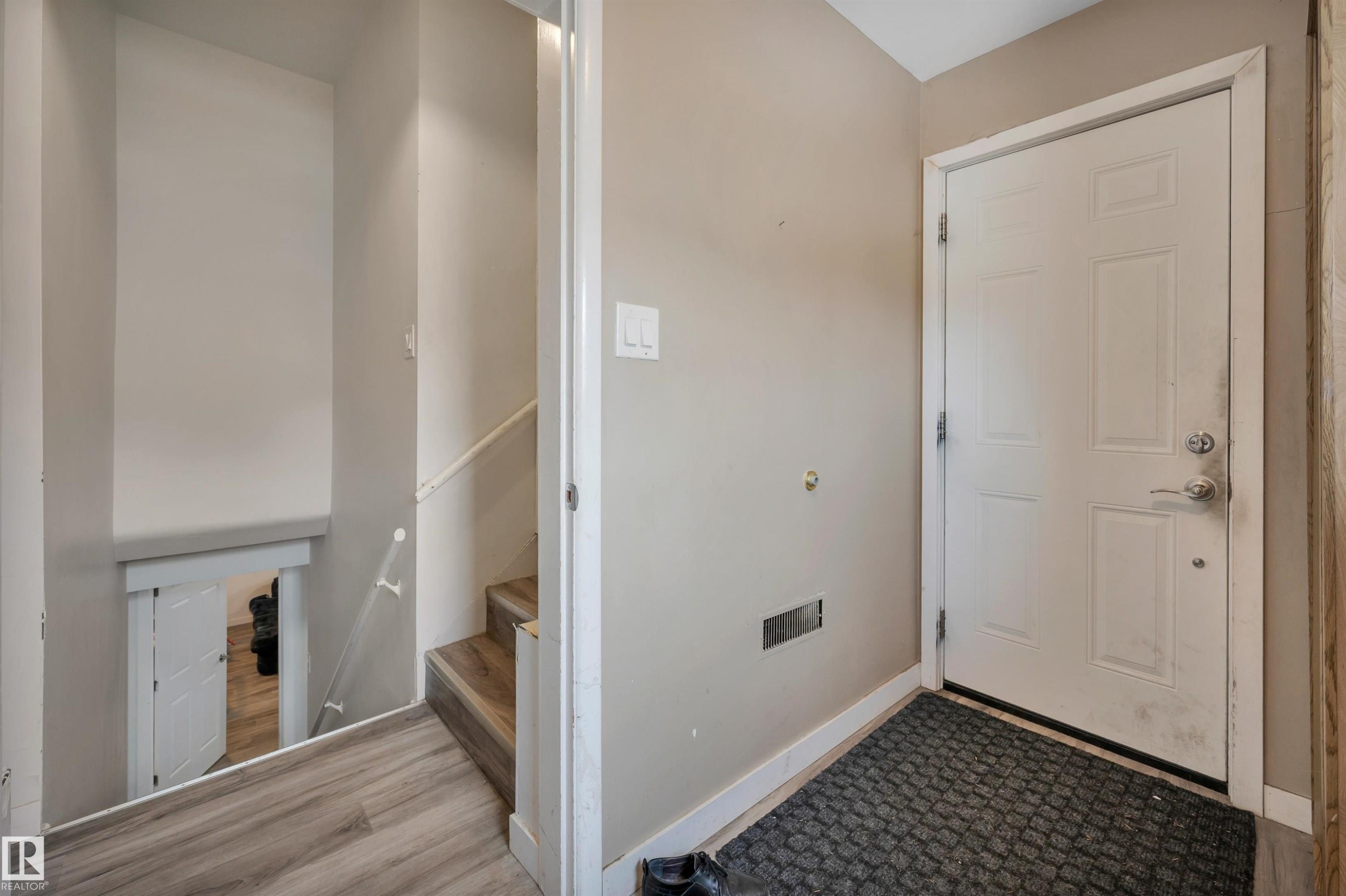 12436 75 Street, Edmonton, AB - Indoor Photo Showing Other Room