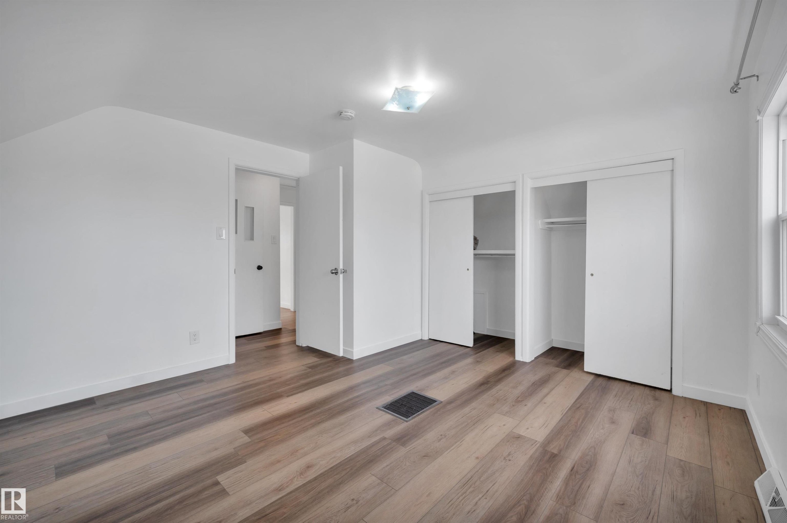 12436 75 Street, Edmonton, AB - Indoor Photo Showing Other Room