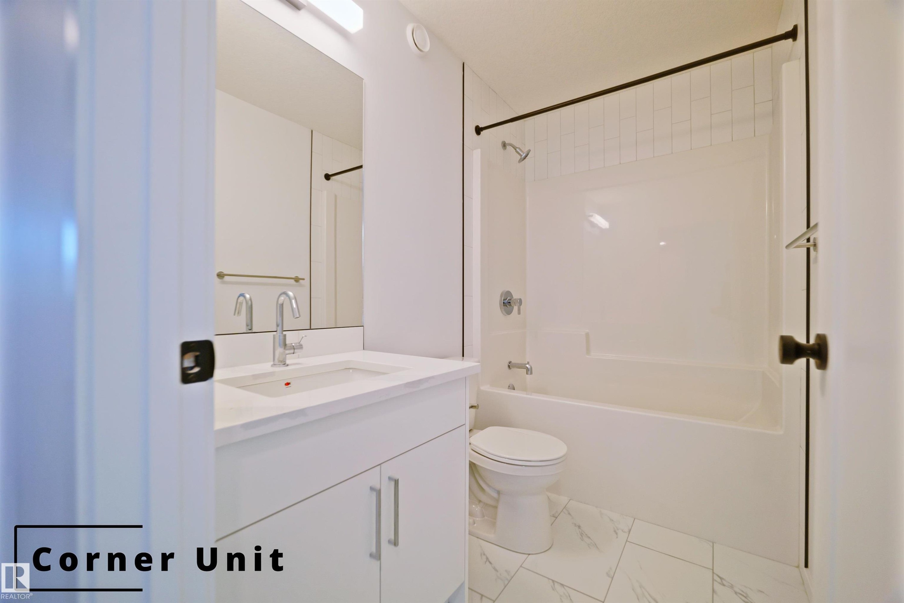 7694 174A Avenue, Edmonton, AB - Indoor Photo Showing Bathroom
