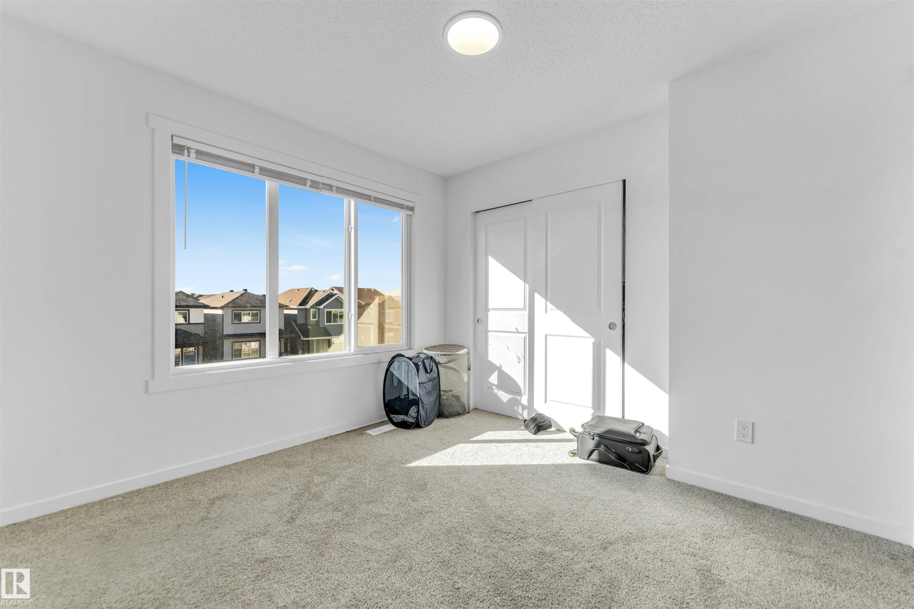 1106 Aster Boulevard, Edmonton, AB - Indoor