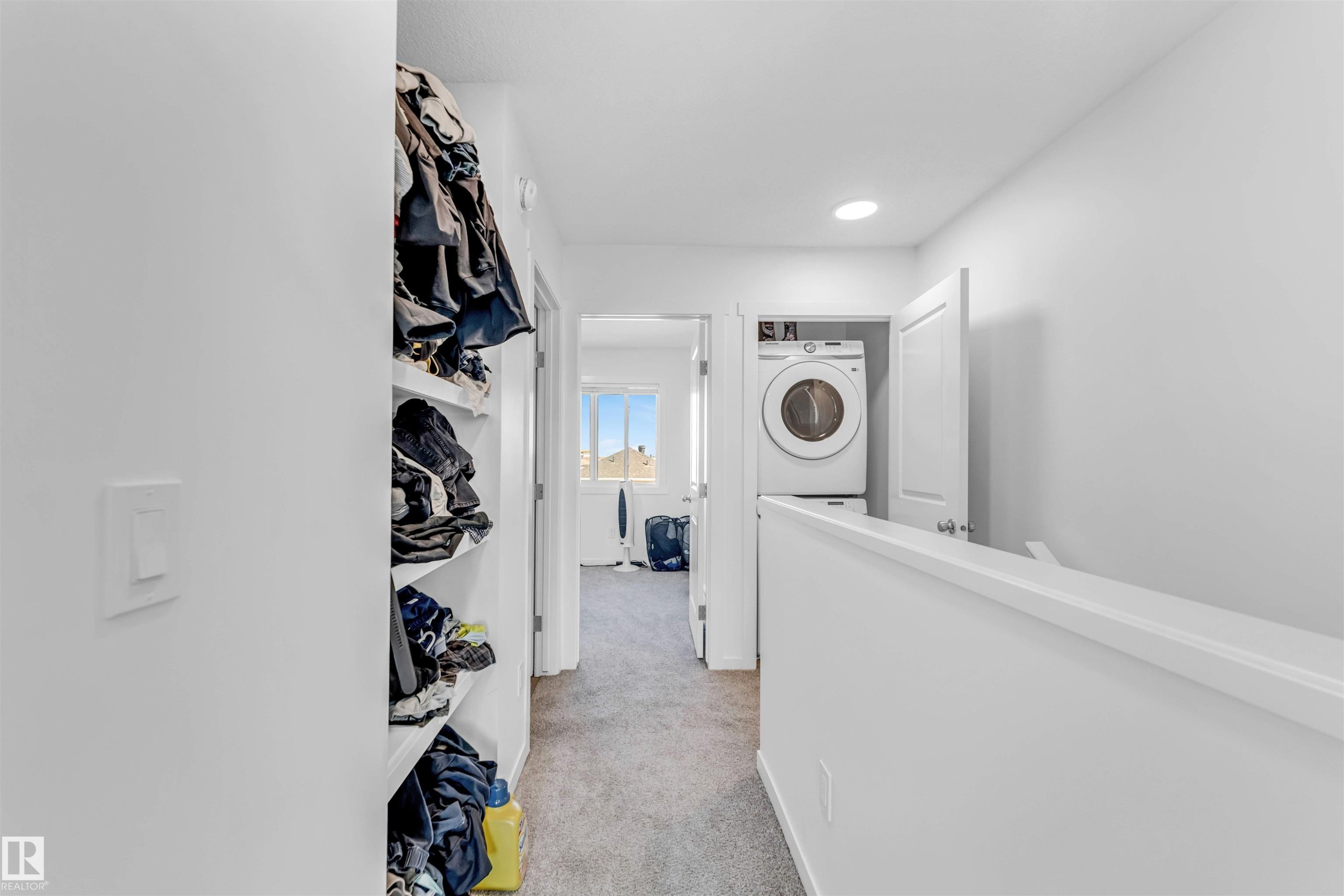 1106 Aster Boulevard, Edmonton, AB - Indoor Photo Showing Laundry Room