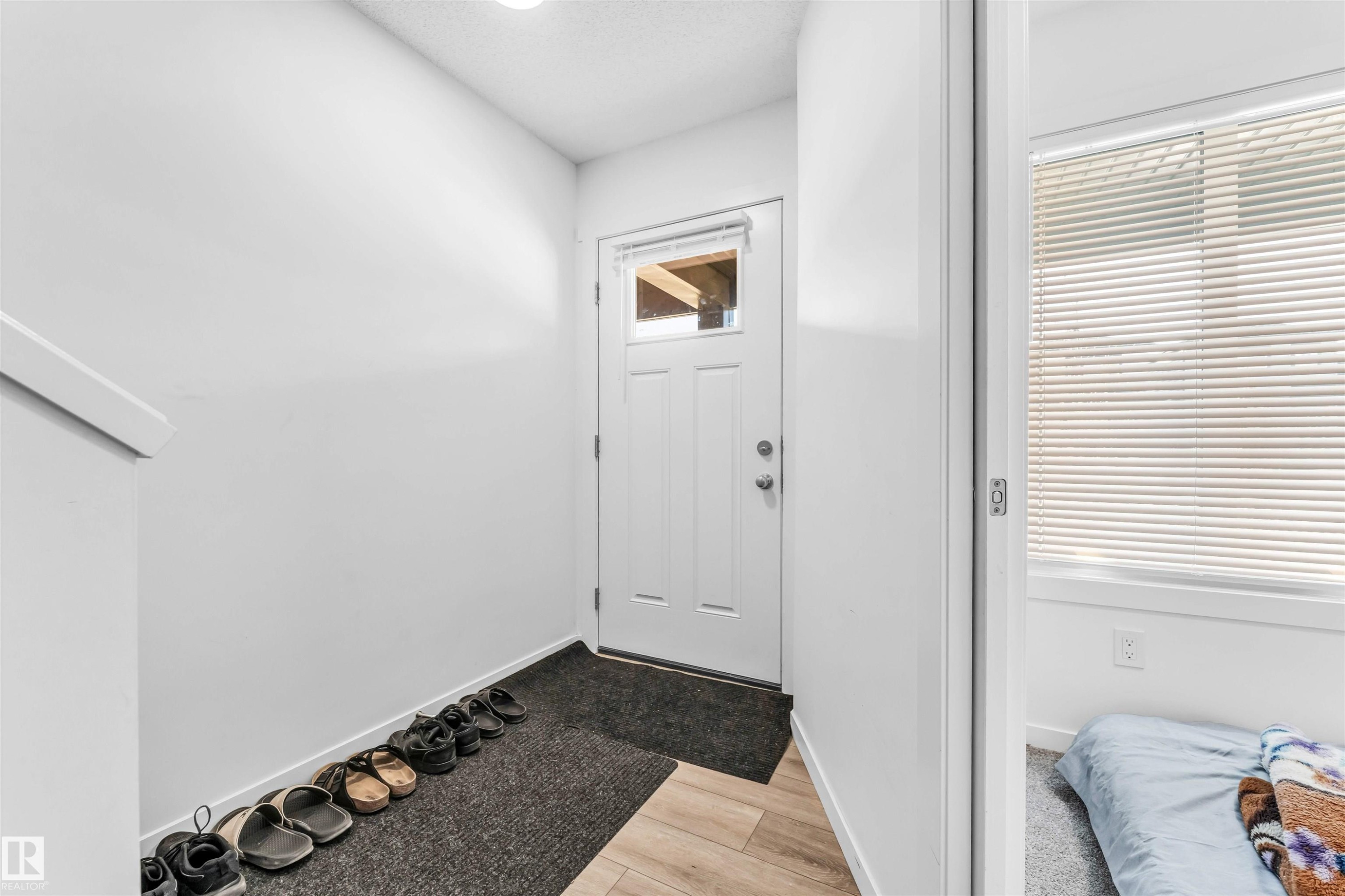 1106 Aster Boulevard, Edmonton, AB - Indoor Photo Showing Other Room