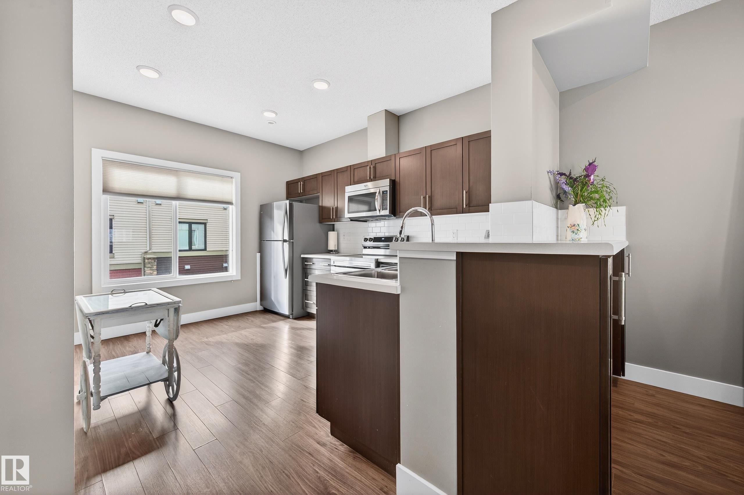 33 804 Welsh Drive, Edmonton, AB - Indoor Photo Showing Kitchen