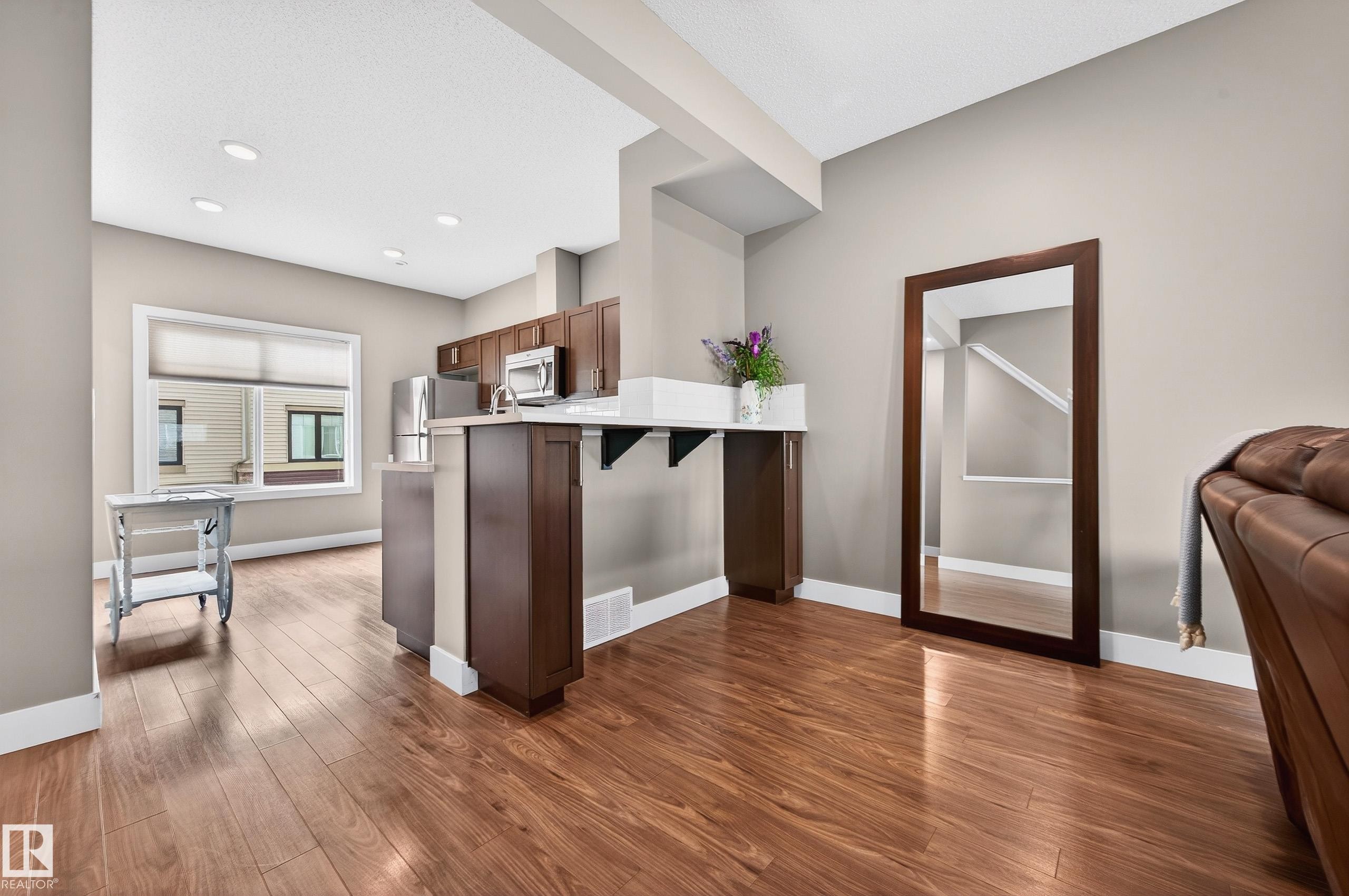 33 804 Welsh Drive, Edmonton, AB - Indoor