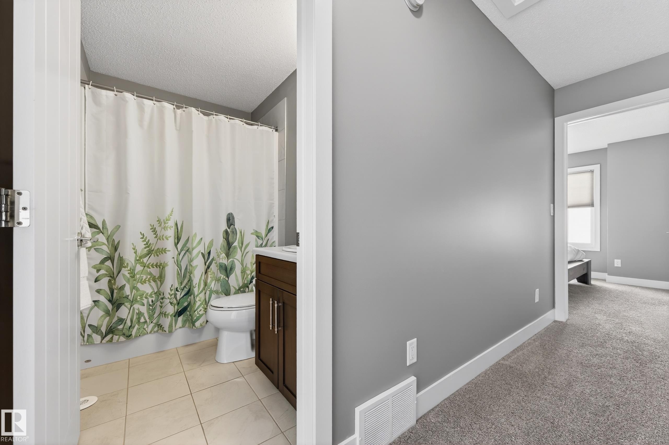 33 804 Welsh Drive, Edmonton, AB - Indoor Photo Showing Bathroom