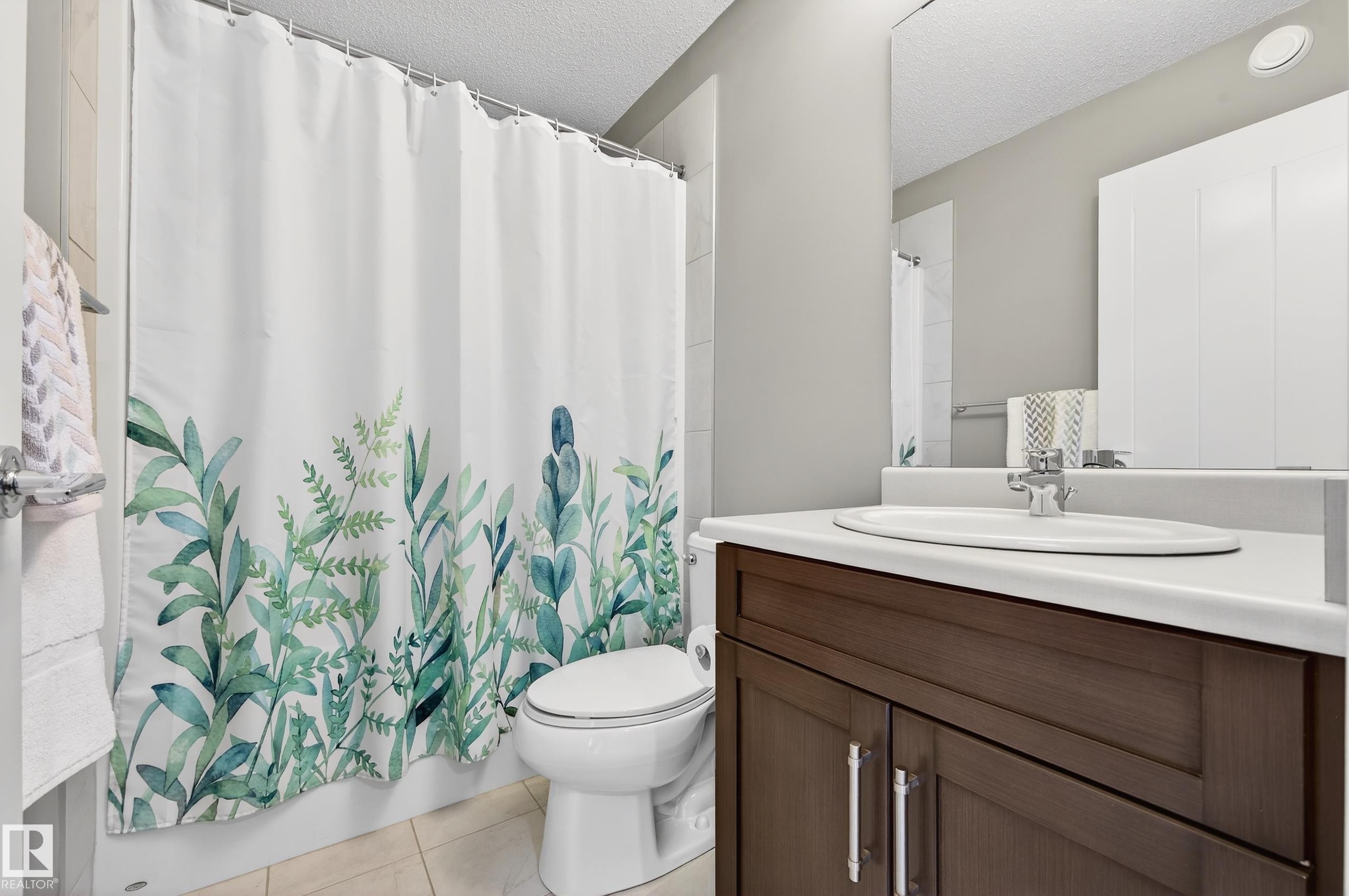 33 804 Welsh Drive, Edmonton, AB - Indoor Photo Showing Bathroom