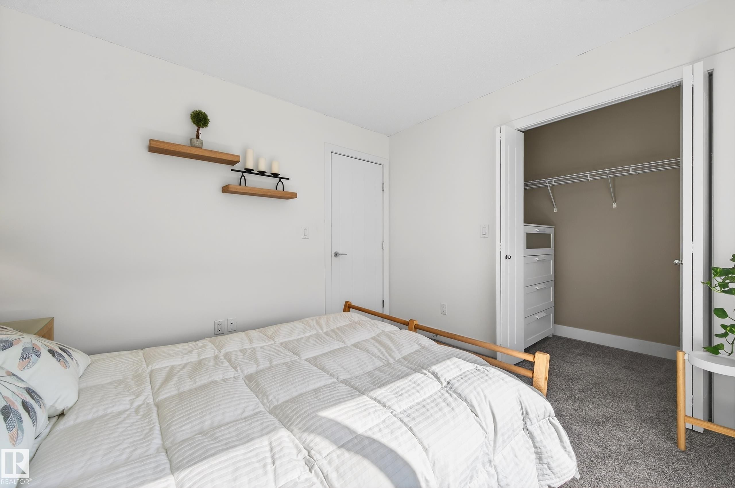 33 804 Welsh Drive, Edmonton, AB - Indoor Photo Showing Bedroom