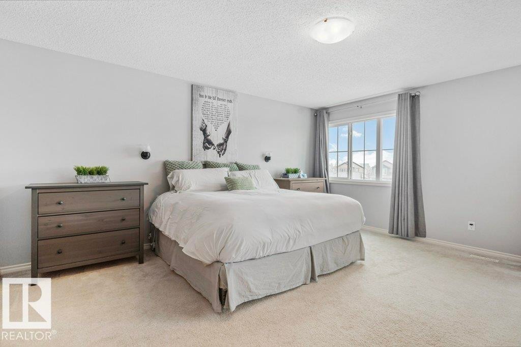 6105 17A Avenue, Edmonton, AB - Indoor Photo Showing Bedroom