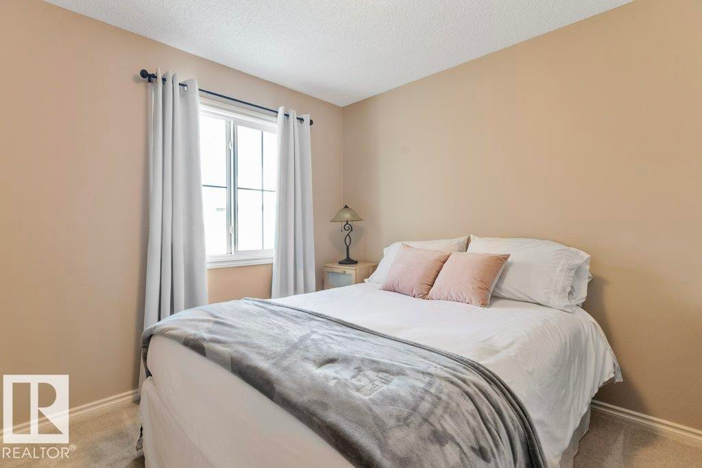 6105 17A Avenue, Edmonton, AB - Indoor Photo Showing Bedroom