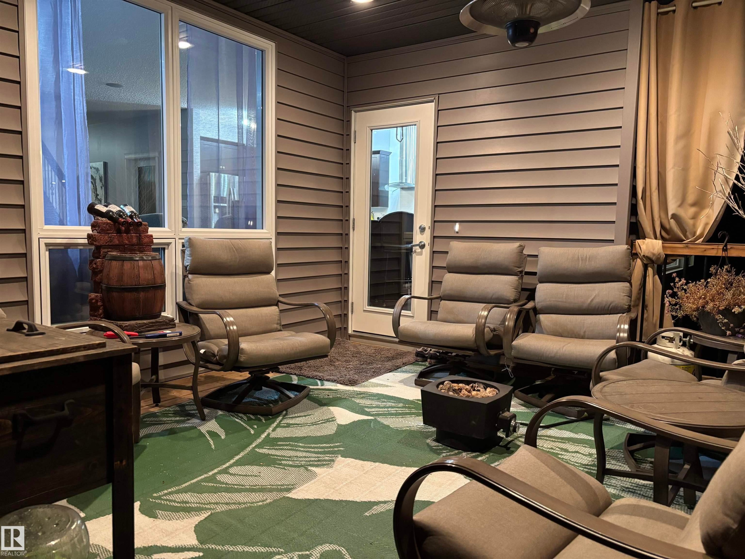 6105 17A Avenue, Edmonton, AB - With Deck Patio Veranda With Exterior