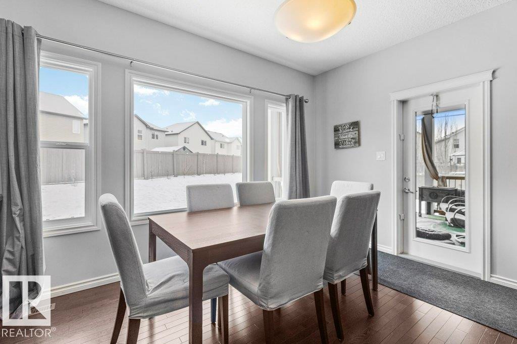 6105 17A Avenue, Edmonton, AB - Indoor Photo Showing Dining Room