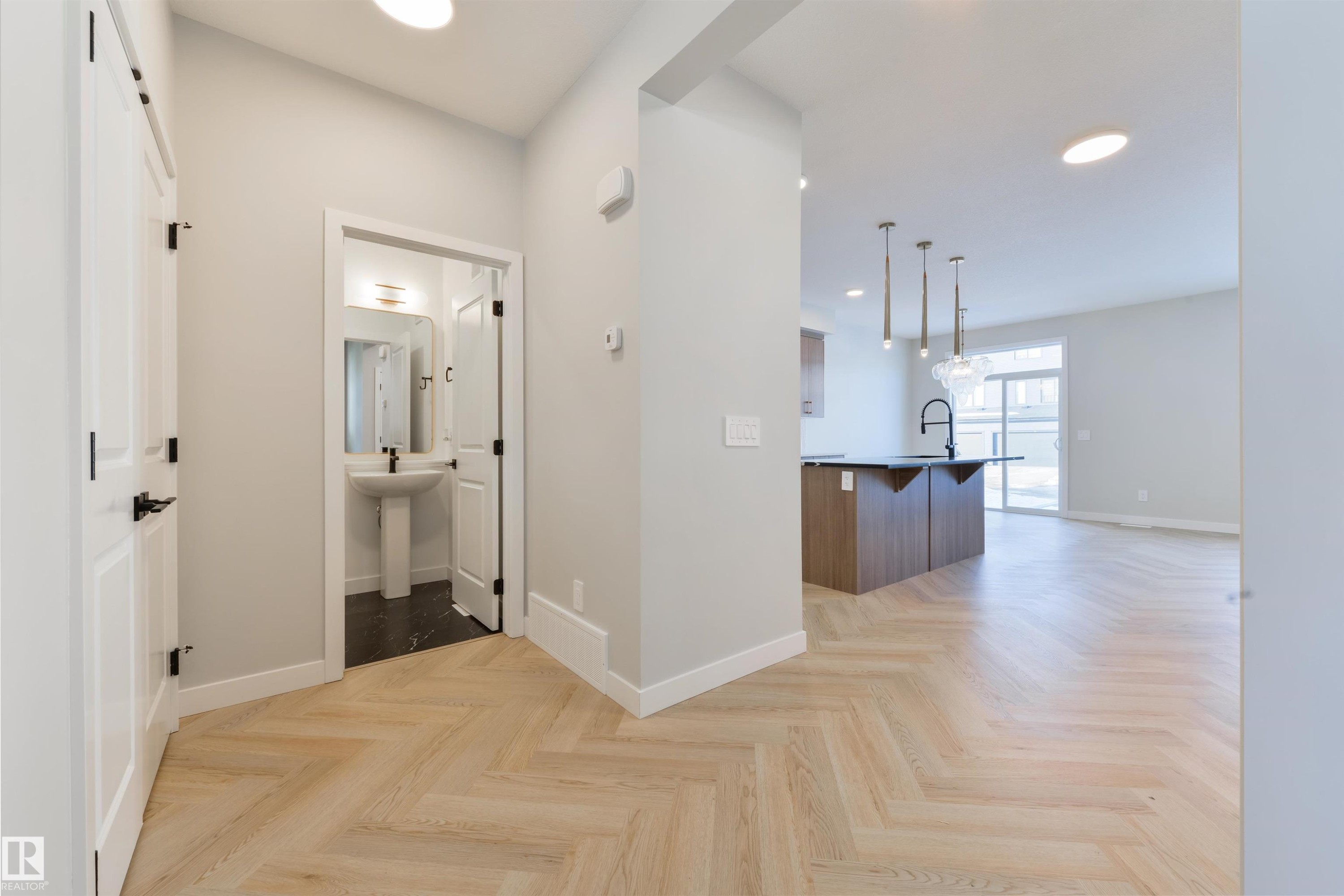 13 Cobblestone Gate, Spruce Grove, AB - Indoor Photo Showing Other Room