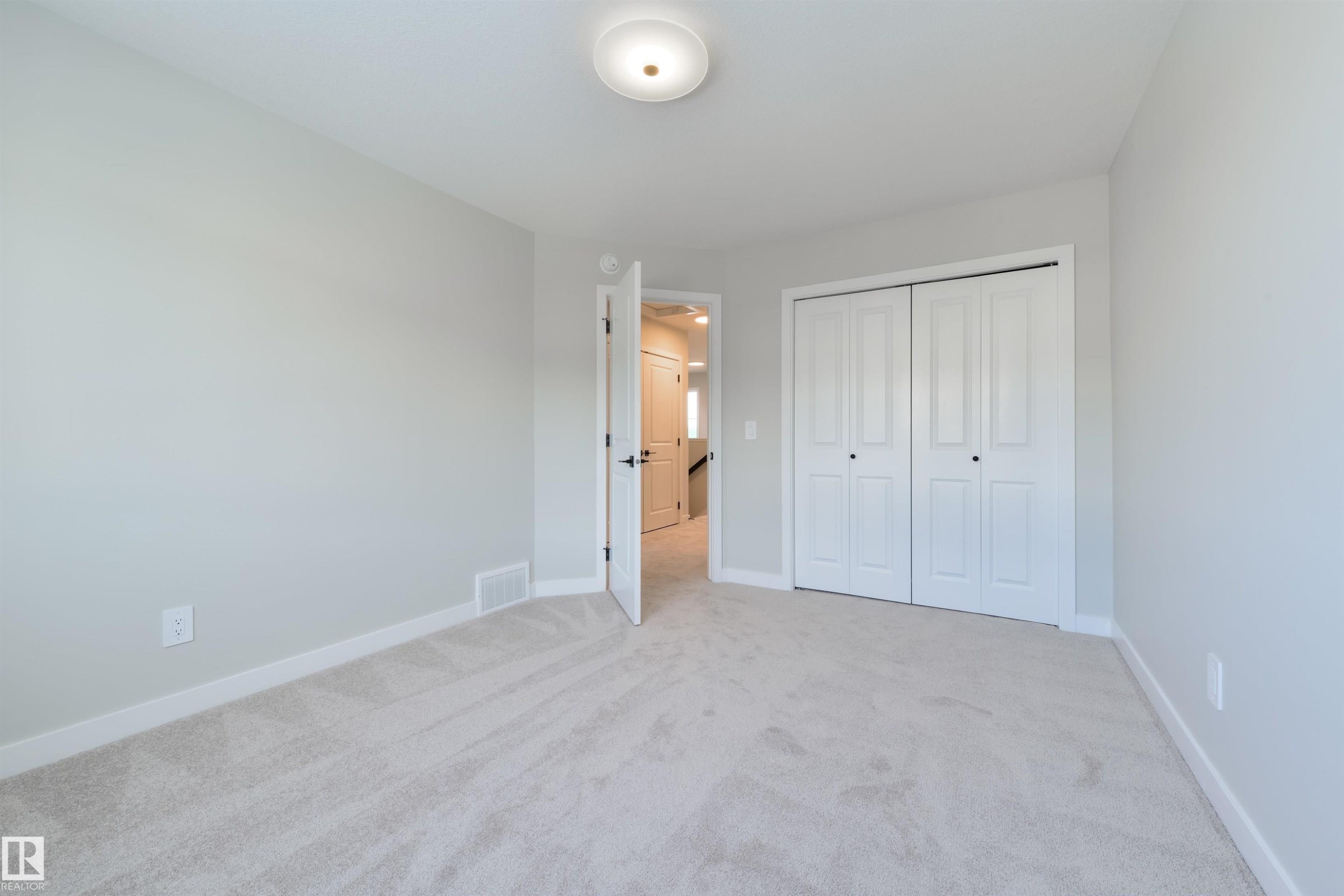13 Cobblestone Gate, Spruce Grove, AB - Indoor Photo Showing Other Room