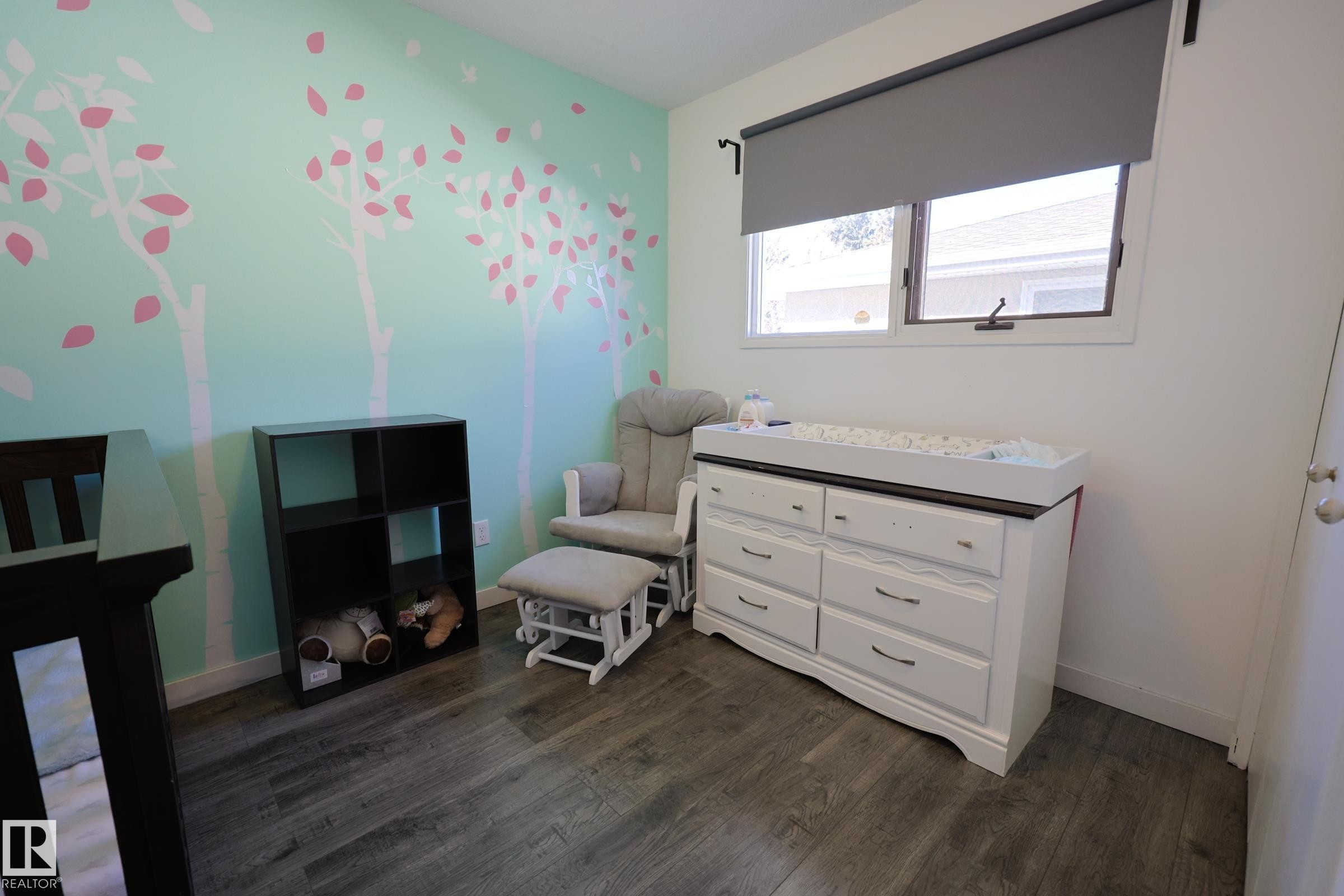 37 Armstrong Crescent, Leduc, AB - Indoor Photo Showing Bedroom