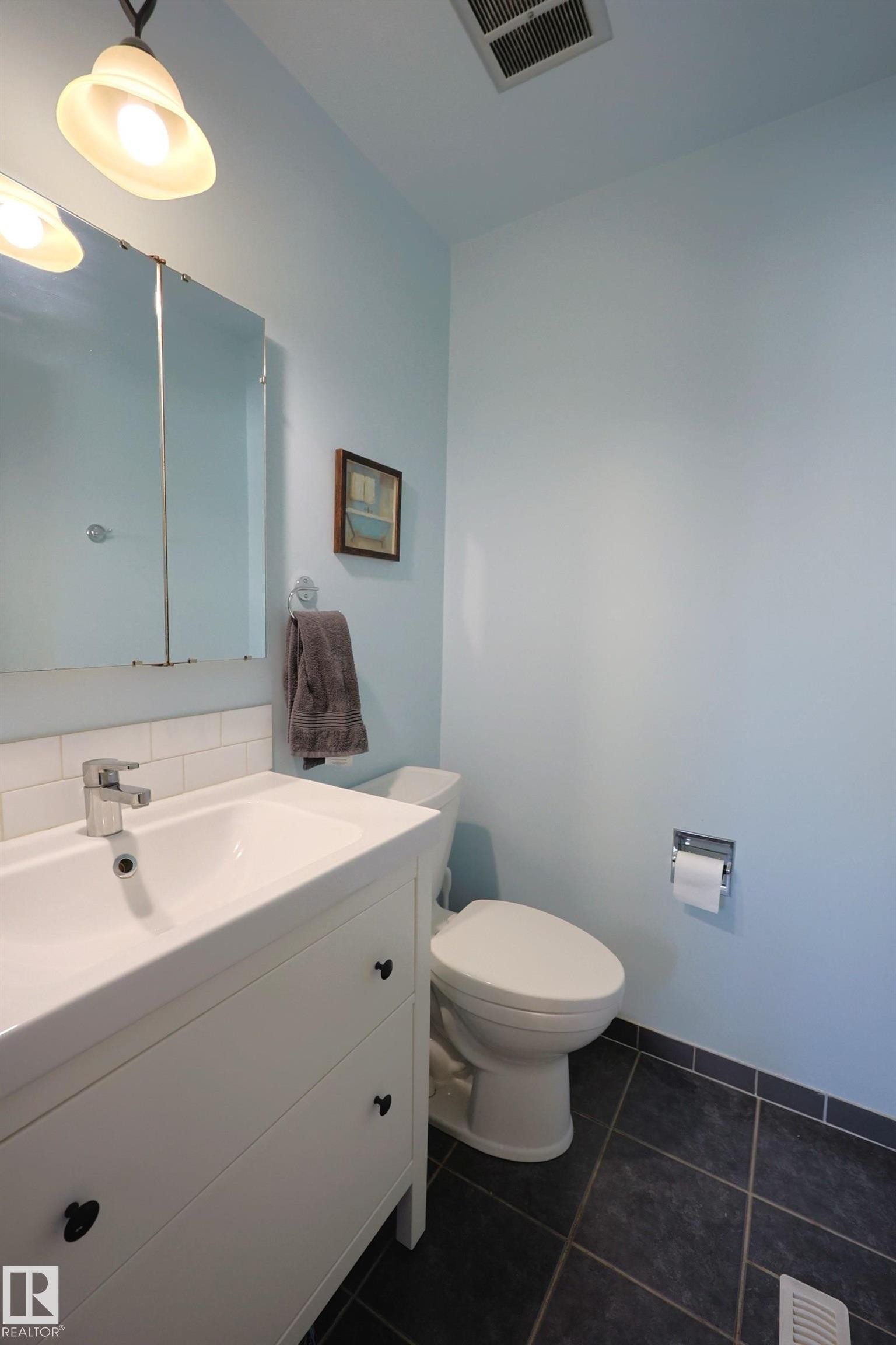 37 Armstrong Crescent, Leduc, AB - Indoor Photo Showing Bathroom