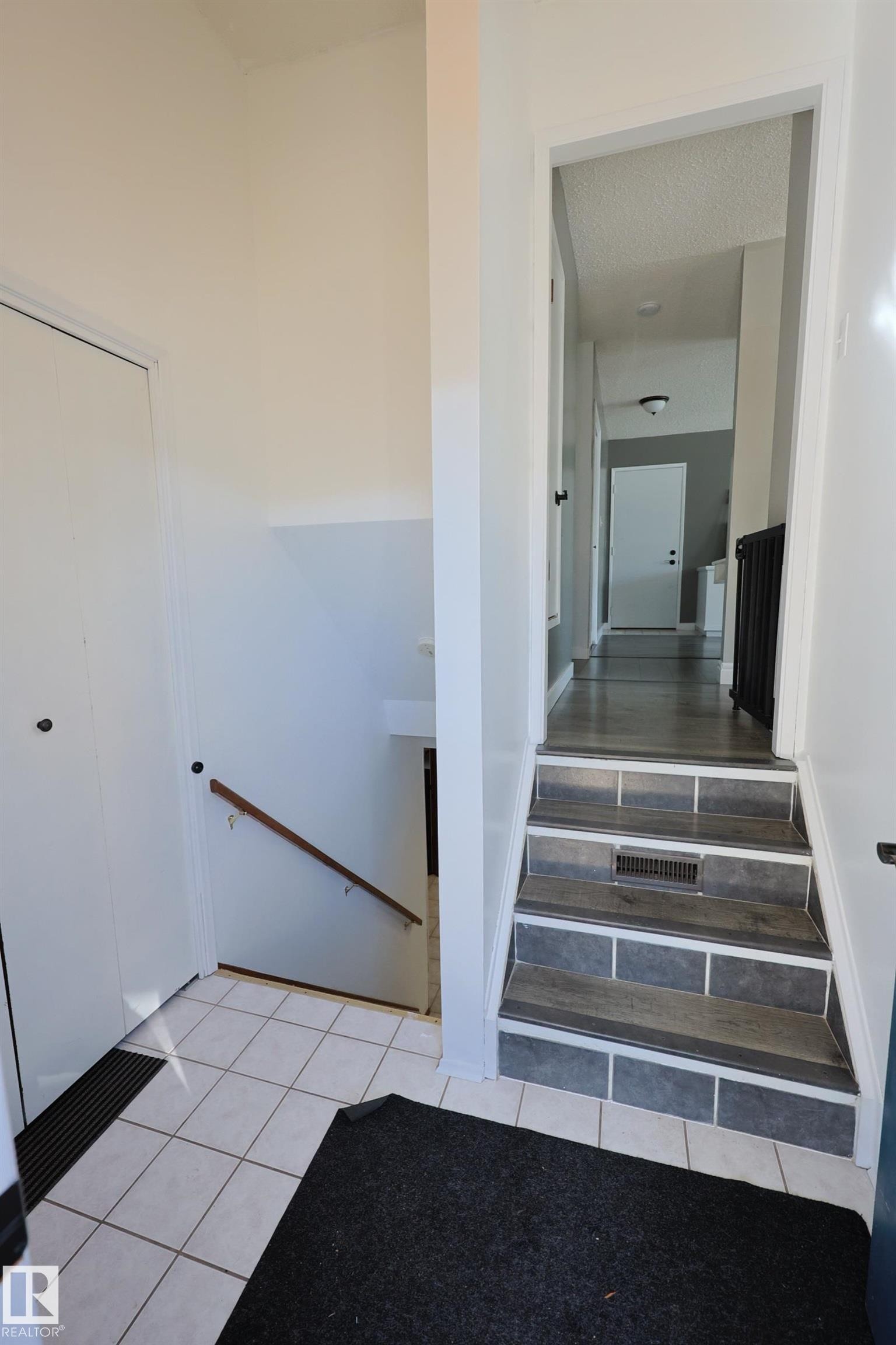 37 Armstrong Crescent, Leduc, AB - Indoor Photo Showing Other Room