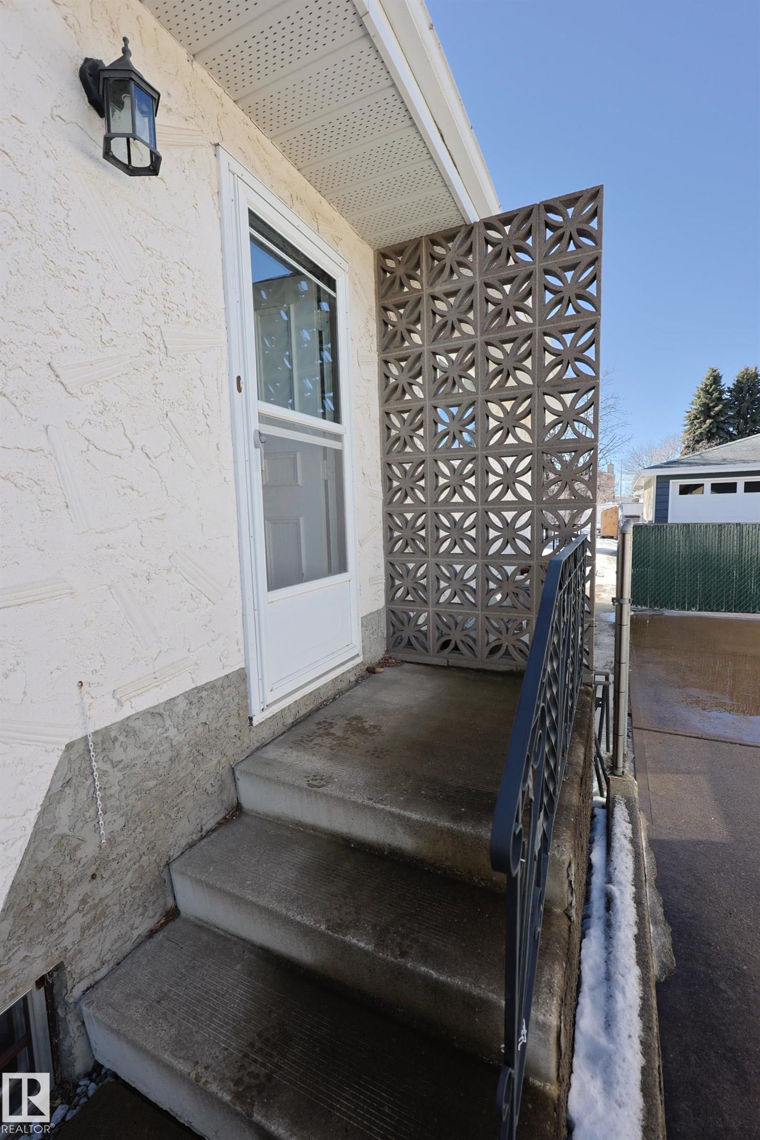 37 Armstrong Crescent, Leduc, AB - Outdoor