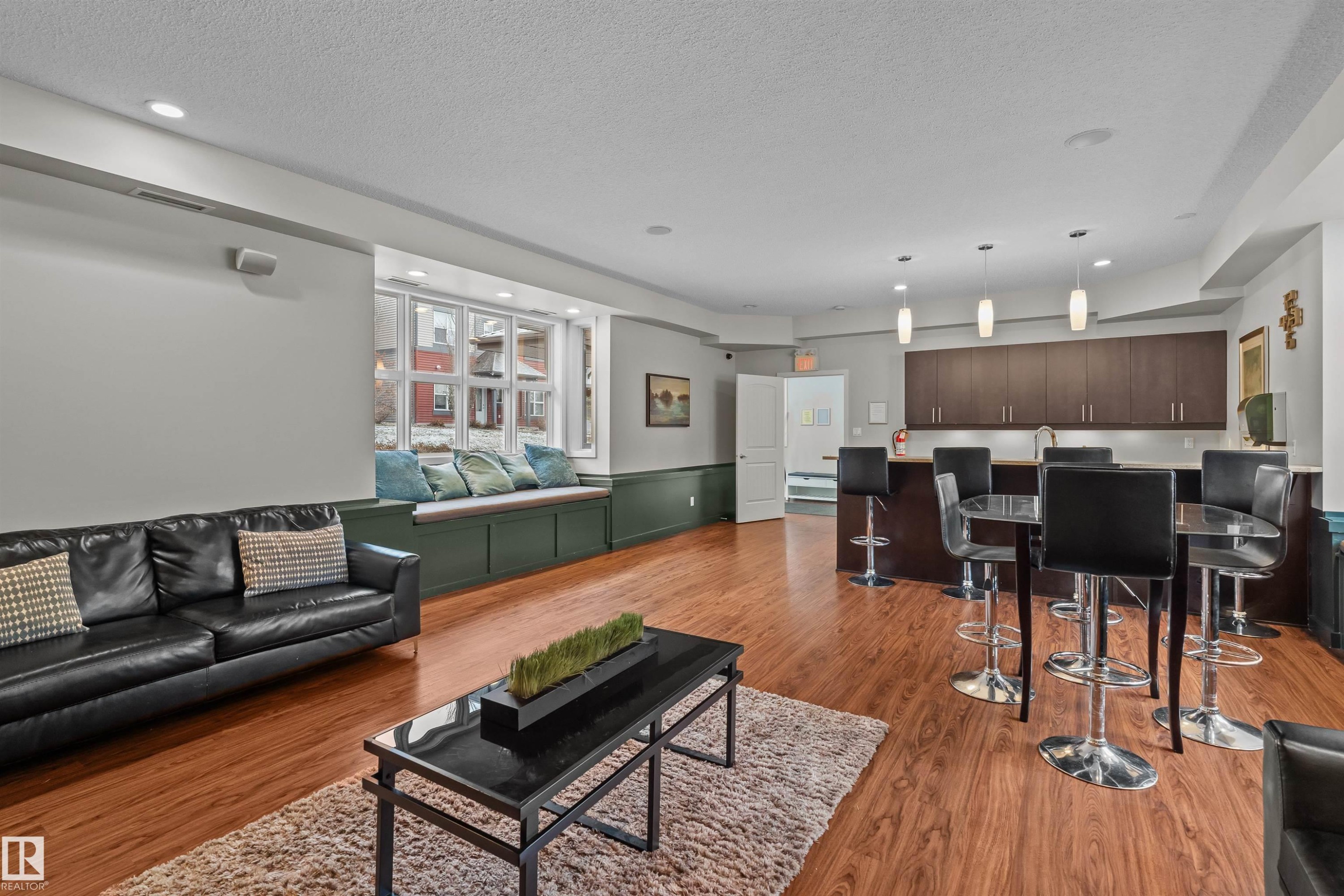 #25 655 Watt Blvd, Edmonton, AB - Indoor Photo Showing Living Room