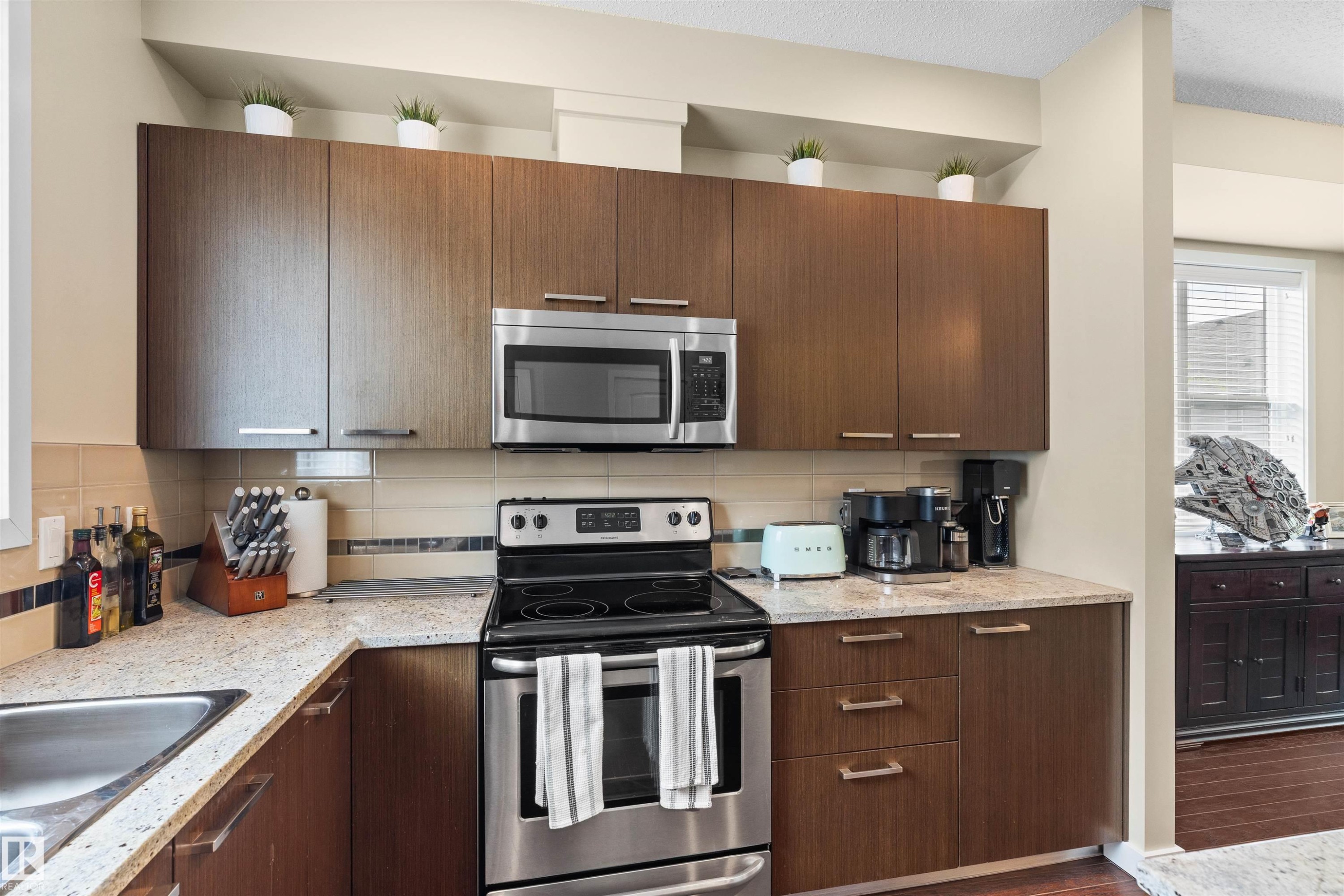 #25 655 Watt Blvd, Edmonton, AB - Indoor Photo Showing Kitchen