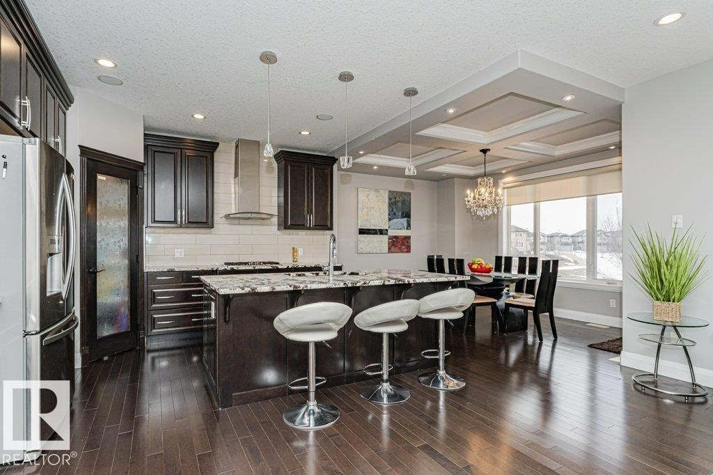 610 Albany Way, Edmonton, AB - Indoor