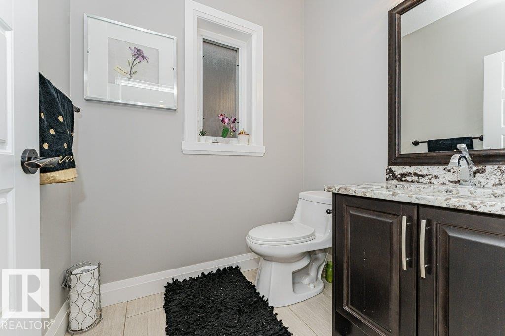 610 Albany Way, Edmonton, AB - Indoor Photo Showing Bathroom
