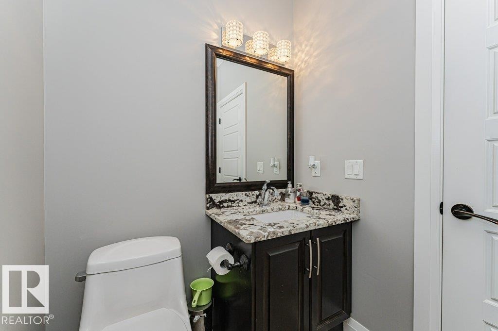 610 Albany Way, Edmonton, AB - Indoor Photo Showing Bathroom