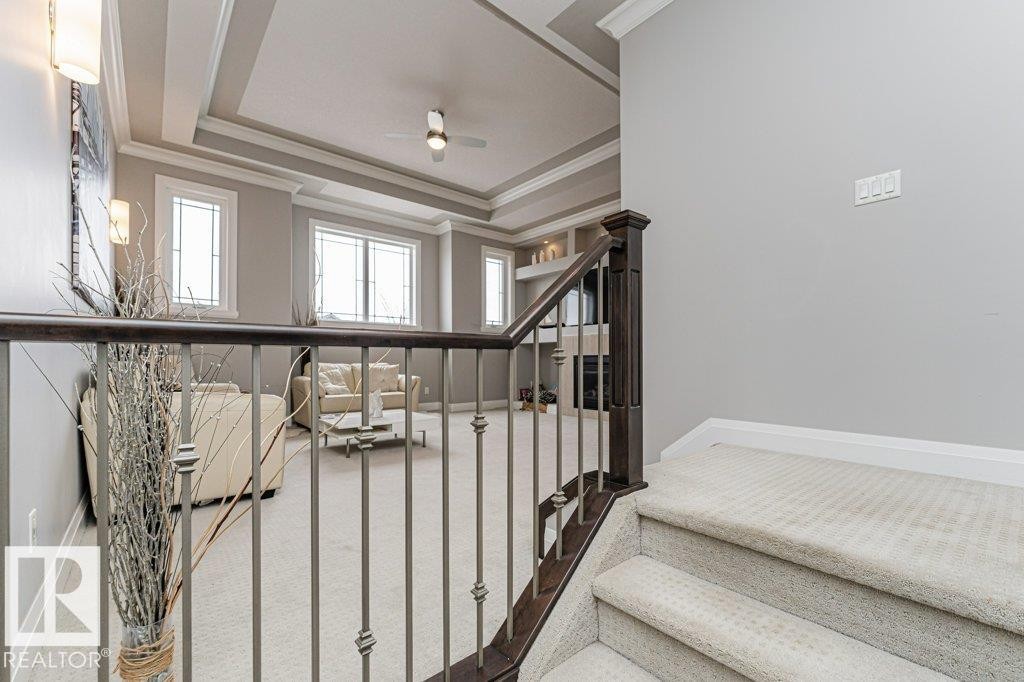 610 Albany Way, Edmonton, AB - Indoor Photo Showing Other Room