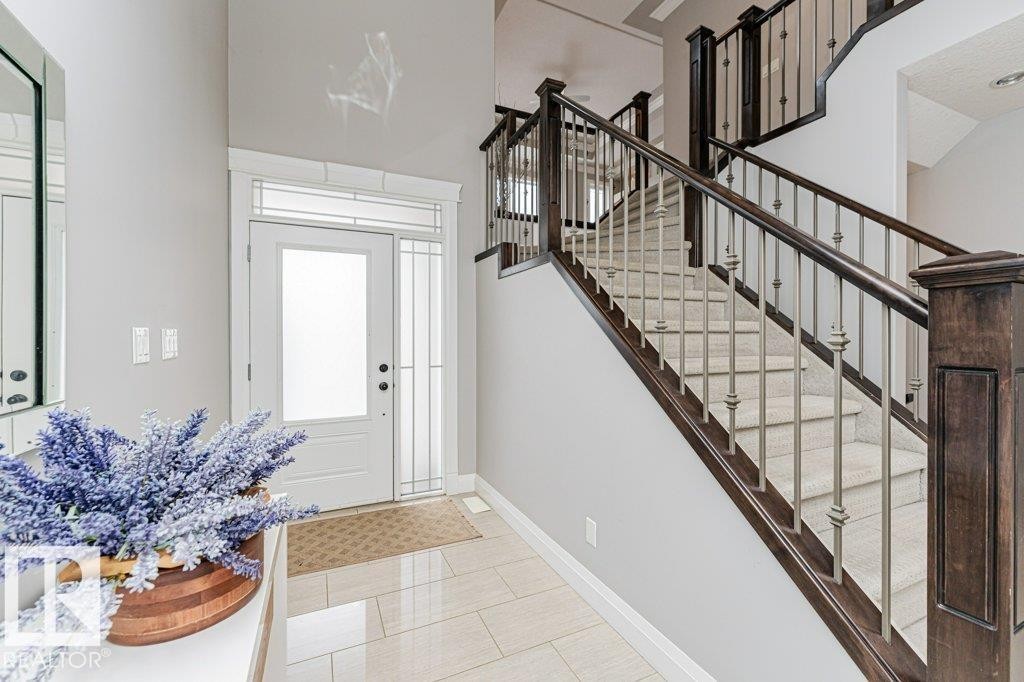 610 Albany Way, Edmonton, AB - Indoor Photo Showing Other Room