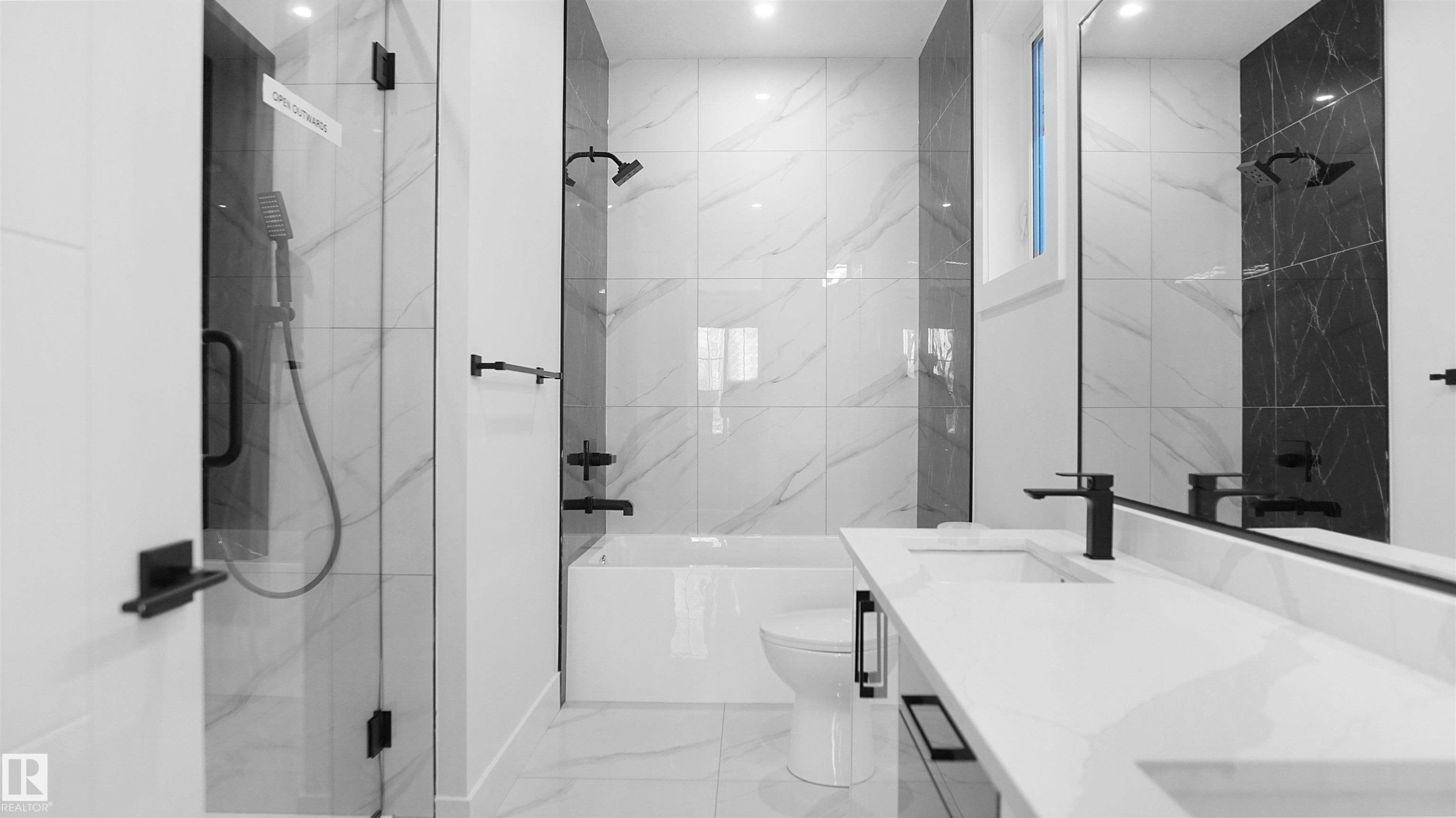 11706 126 Street, Edmonton, AB - Indoor Photo Showing Bathroom