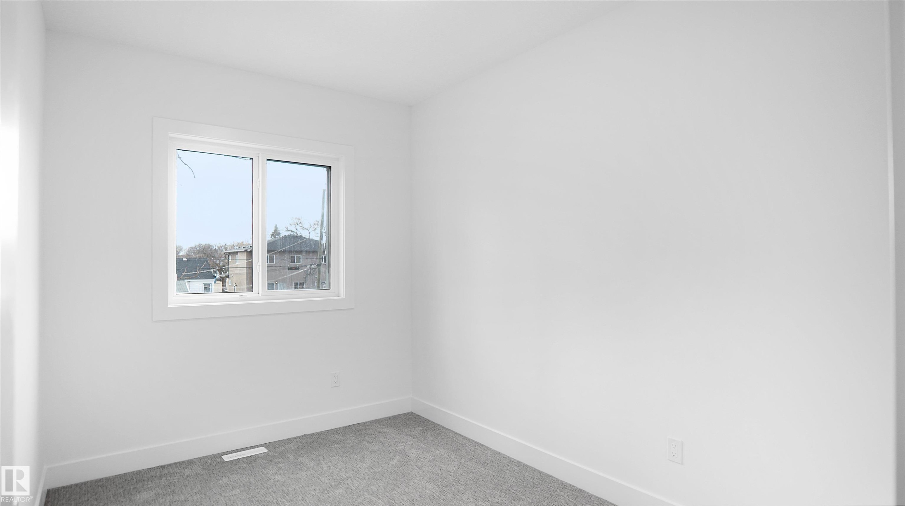 11706 126 Street, Edmonton, AB - Indoor Photo Showing Other Room