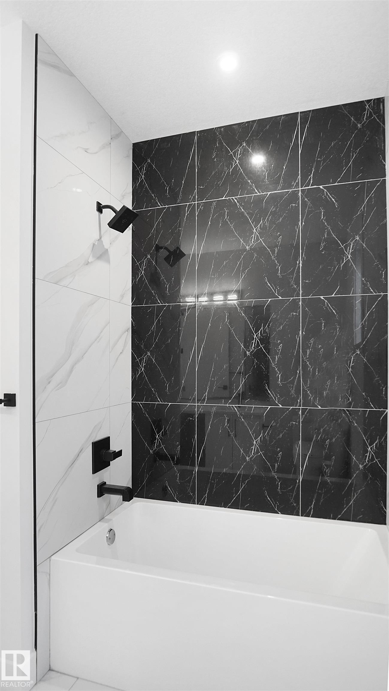 11706 126 Street, Edmonton, AB - Indoor Photo Showing Bathroom