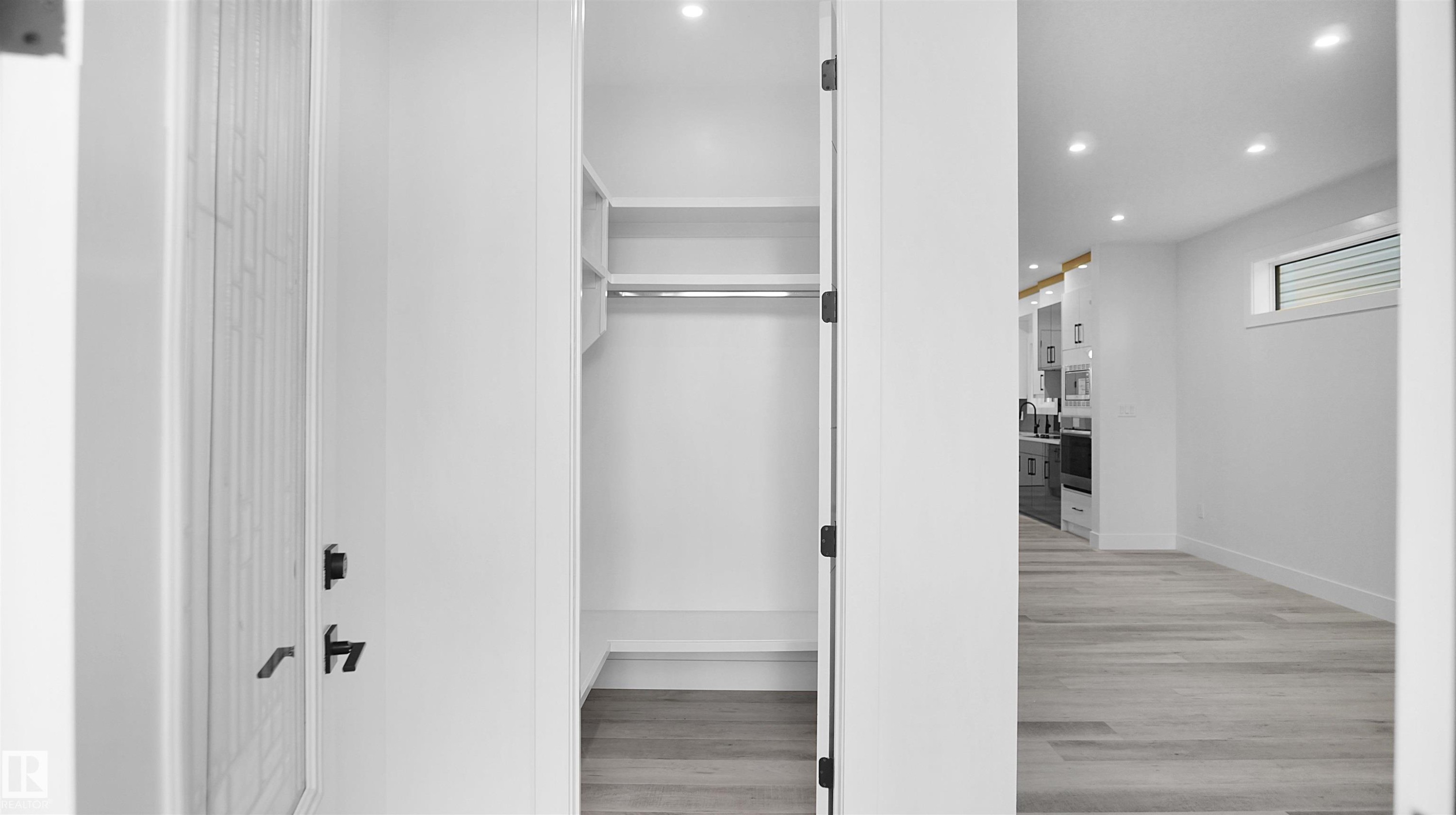 11706 126 Street, Edmonton, AB - Indoor Photo Showing Other Room