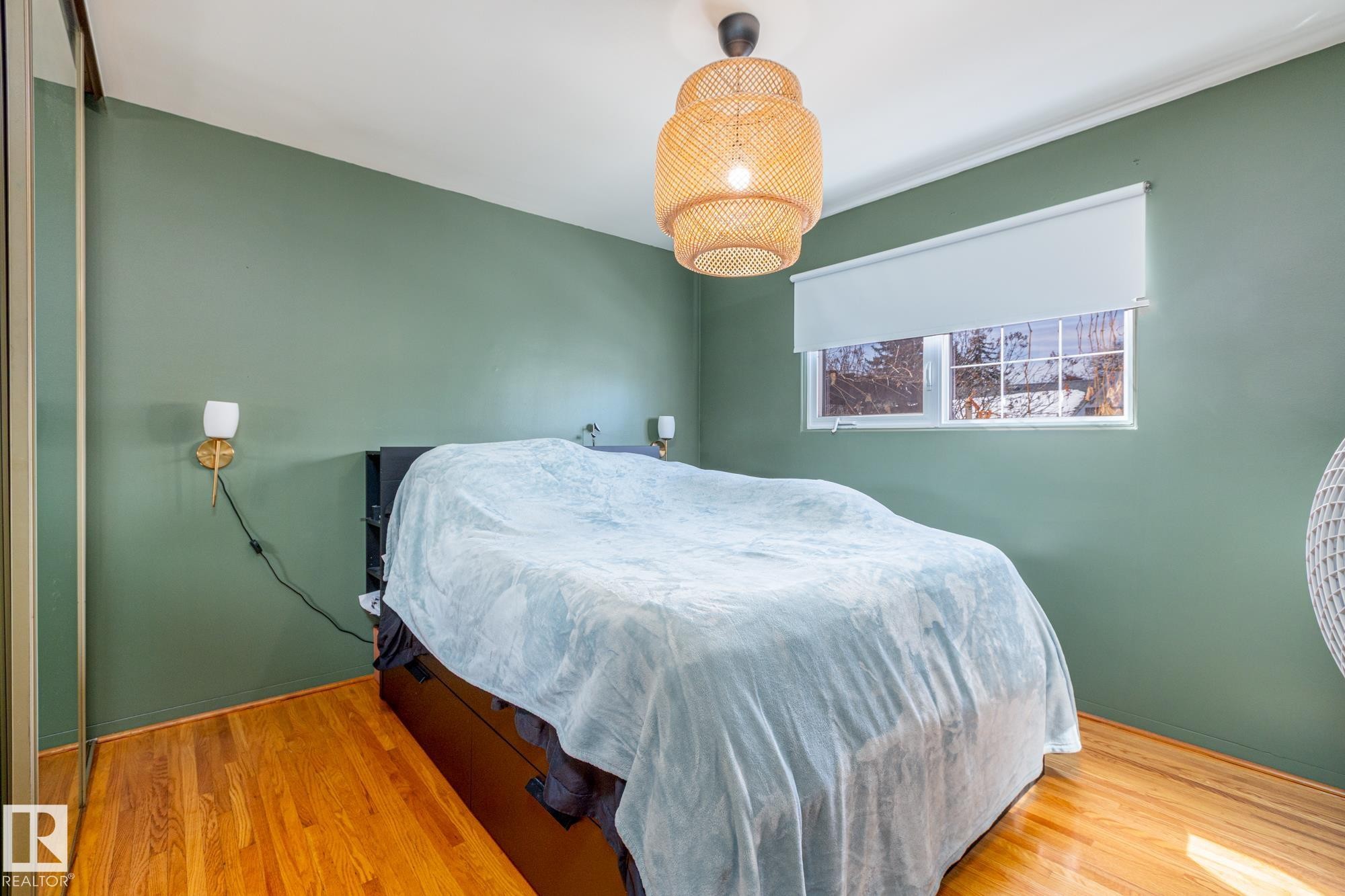 6511 103 Avenue, Edmonton, AB - Indoor Photo Showing Bedroom