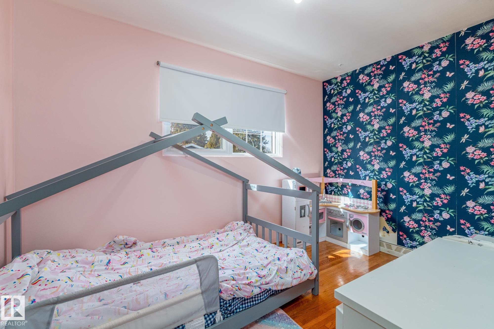 6511 103 Avenue, Edmonton, AB - Indoor Photo Showing Bedroom