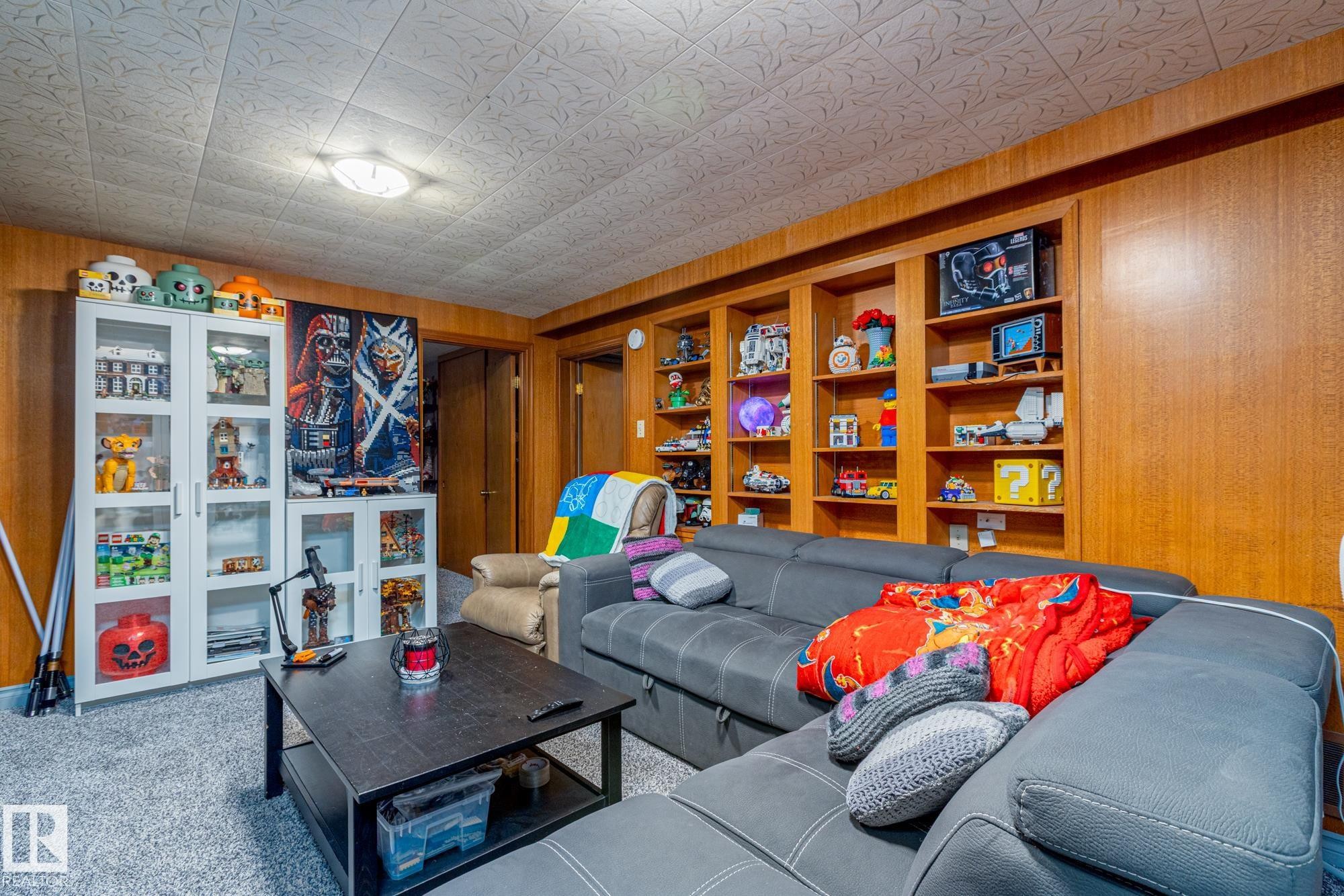 6511 103 Avenue, Edmonton, AB - Indoor