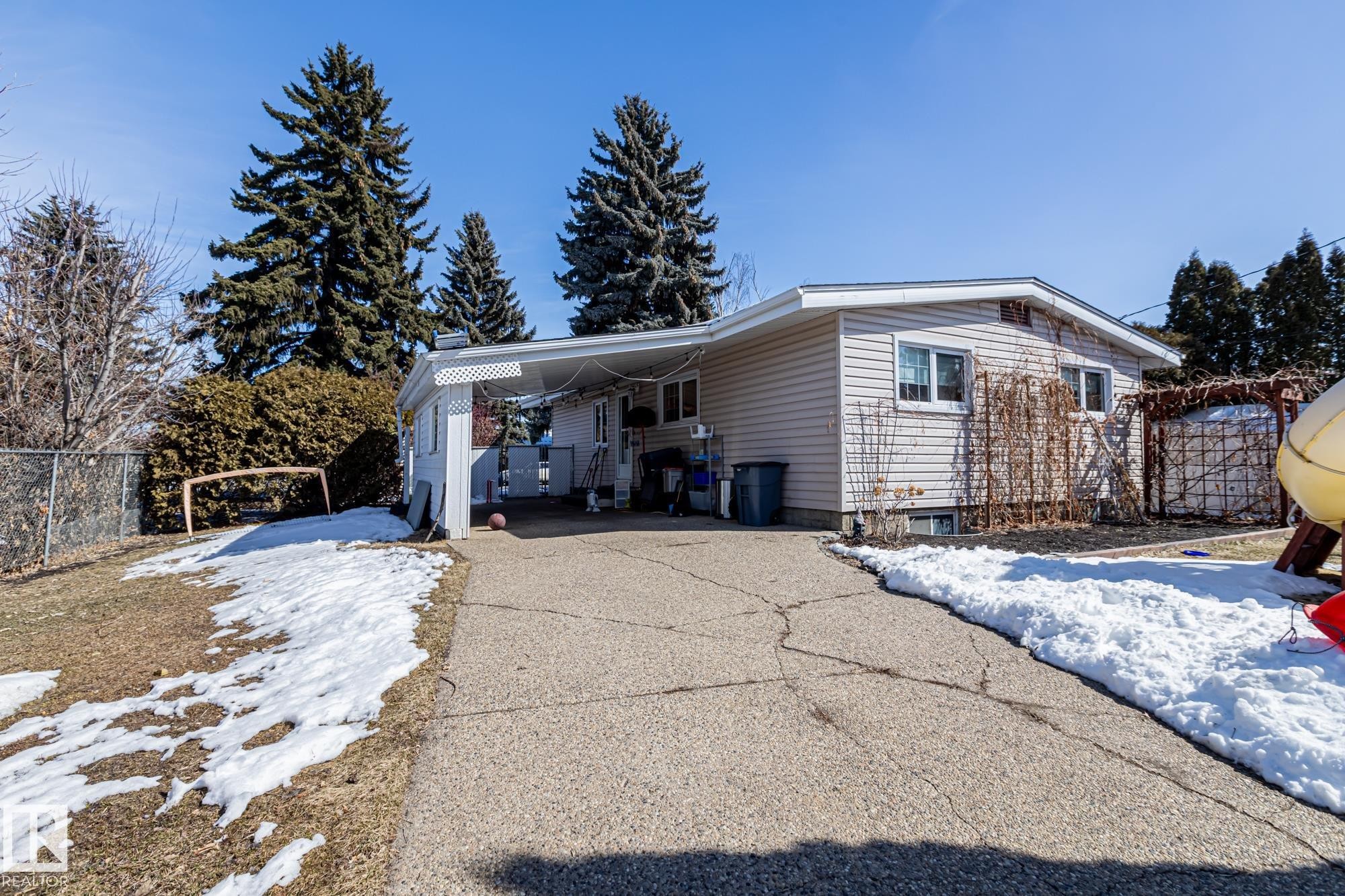 6511 103 Avenue, Edmonton, AB - Outdoor