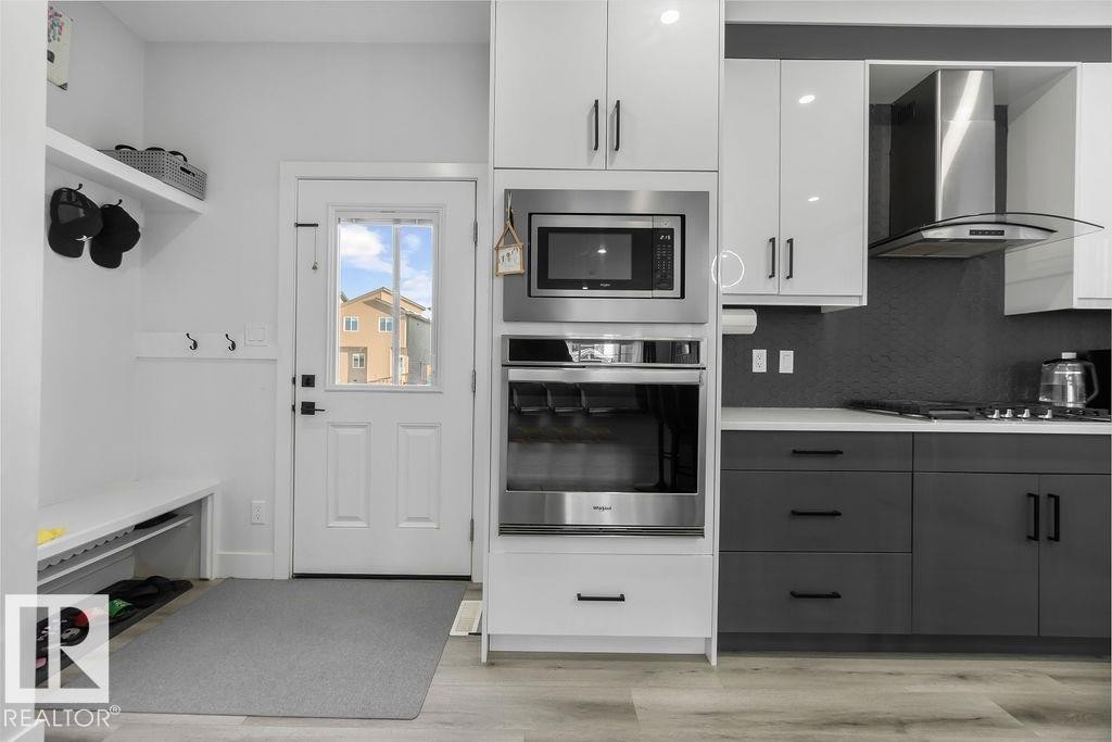 16 Raspberry Road, St. Albert, AB - Indoor Photo Showing Kitchen