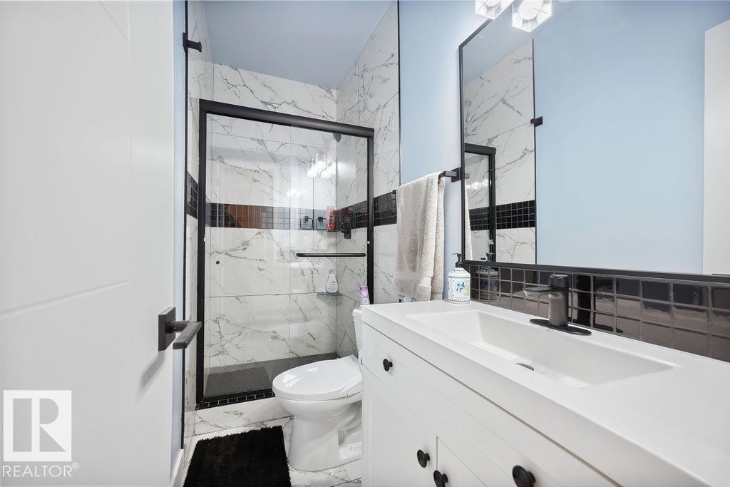 16 Raspberry Road, St. Albert, AB - Indoor Photo Showing Bathroom