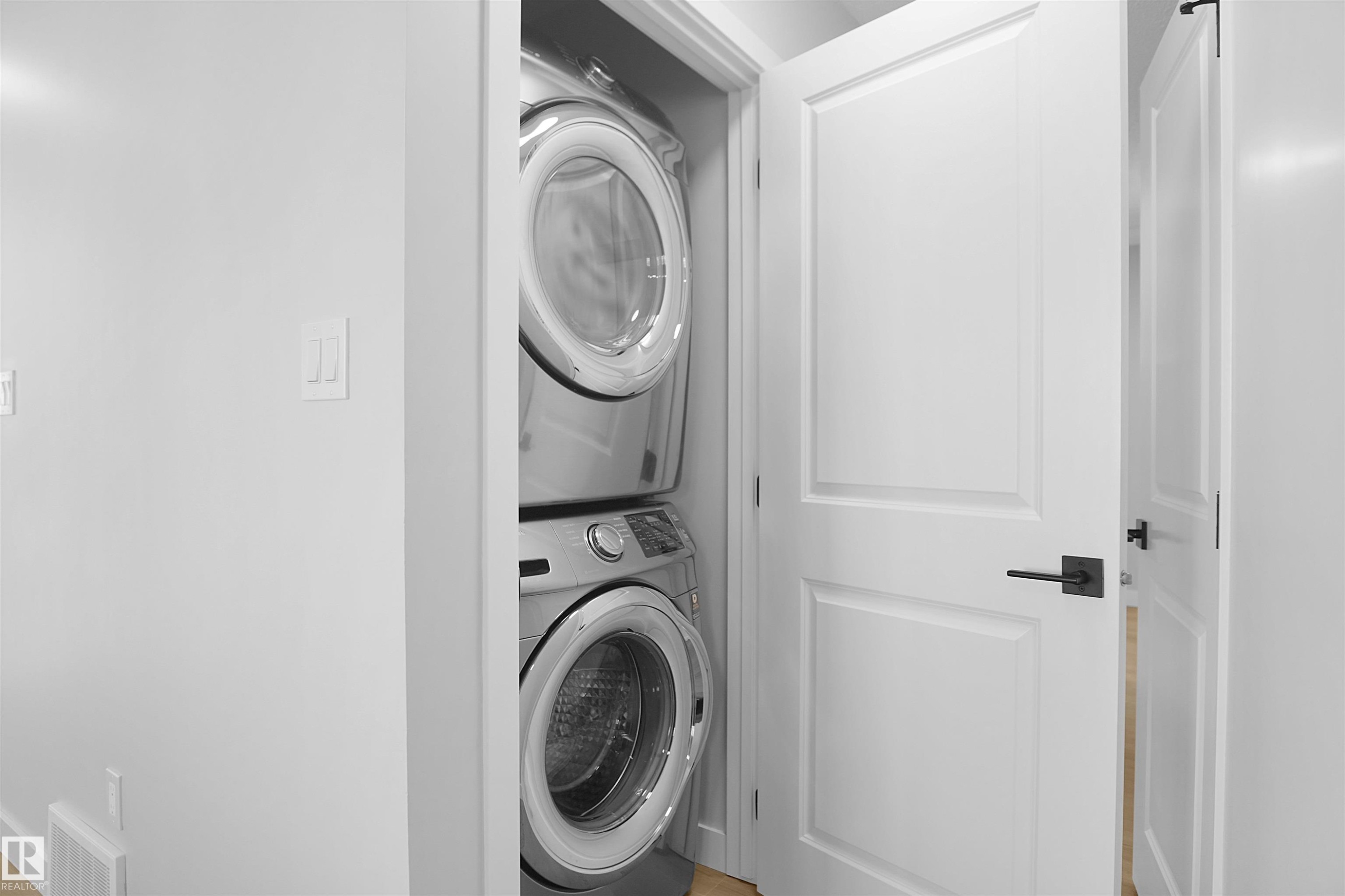 3312 44A Street, Edmonton, AB - Indoor Photo Showing Laundry Room